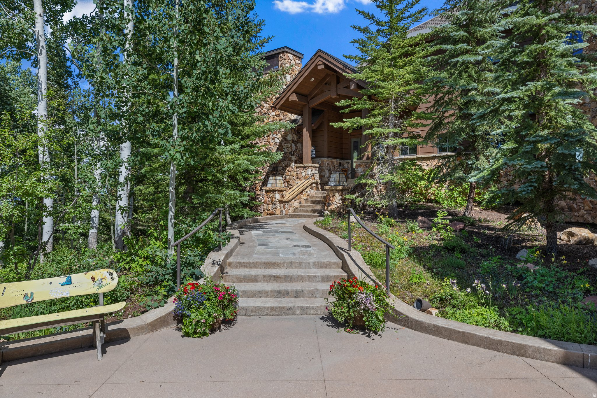 35 WHITE PINE CANYON RD