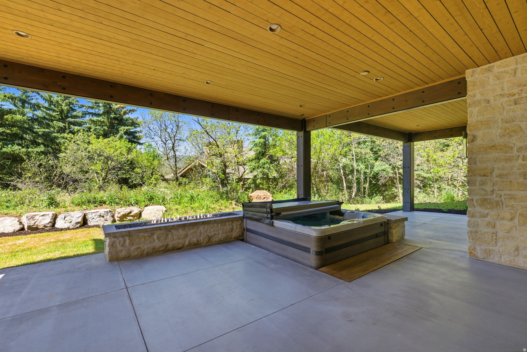3506 OAK WOOD DR