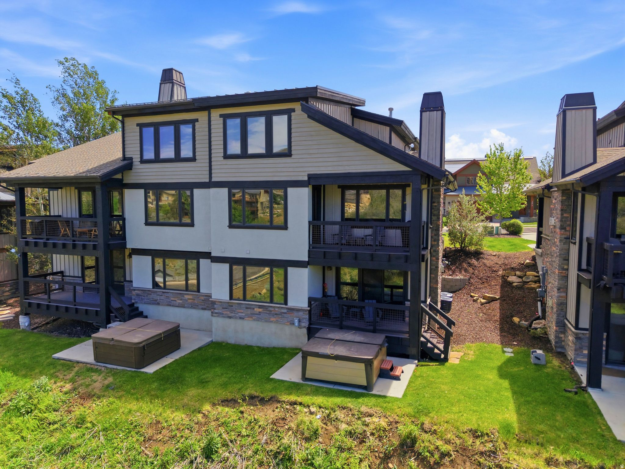1270 W STILLWATER DR