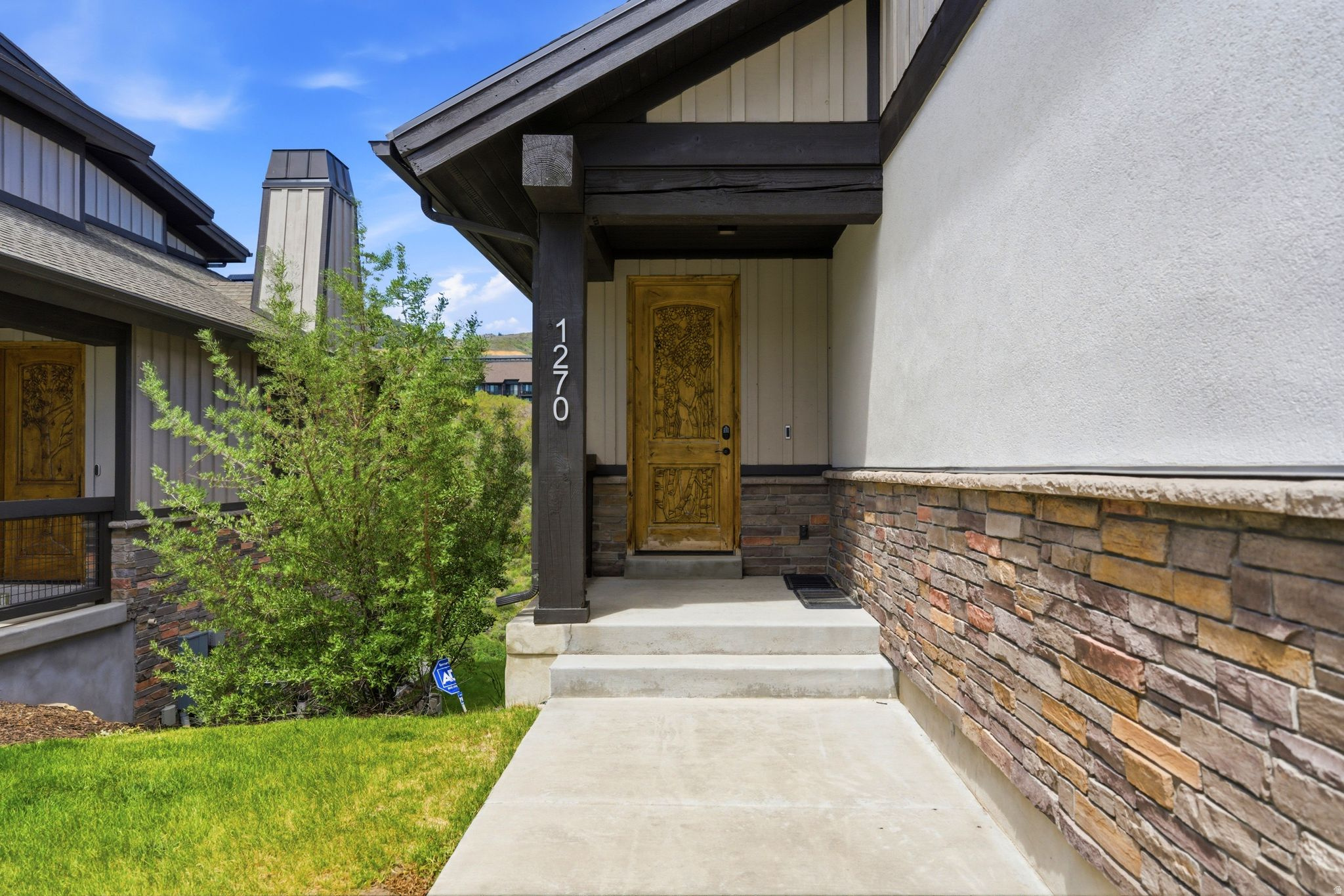 1270 W STILLWATER DR