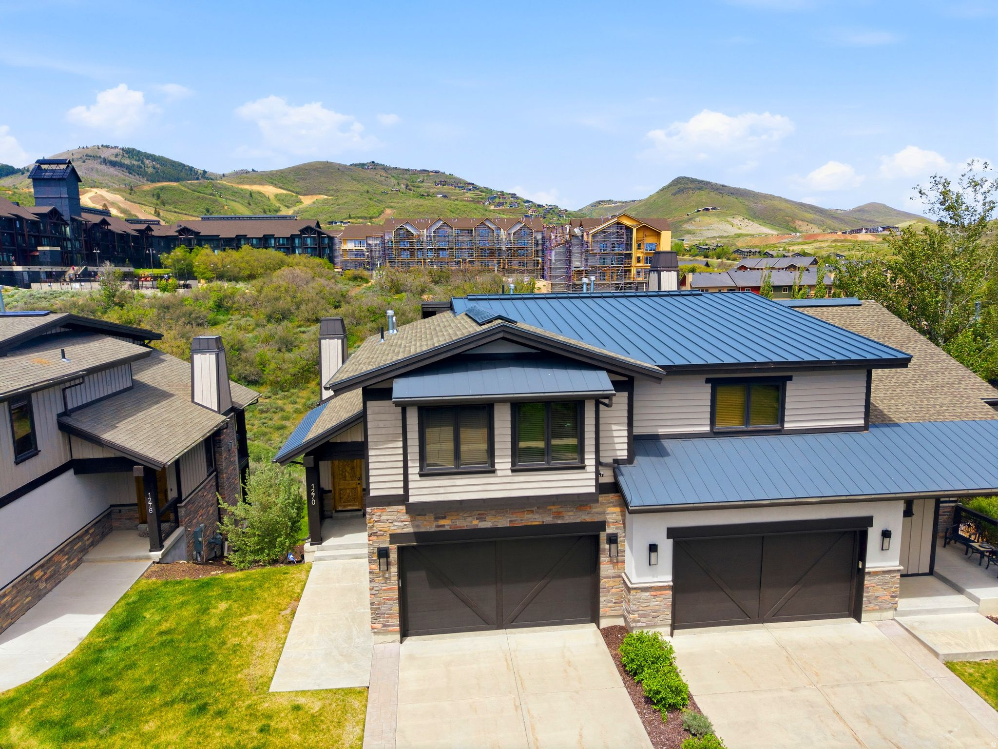 1270 W STILLWATER DR