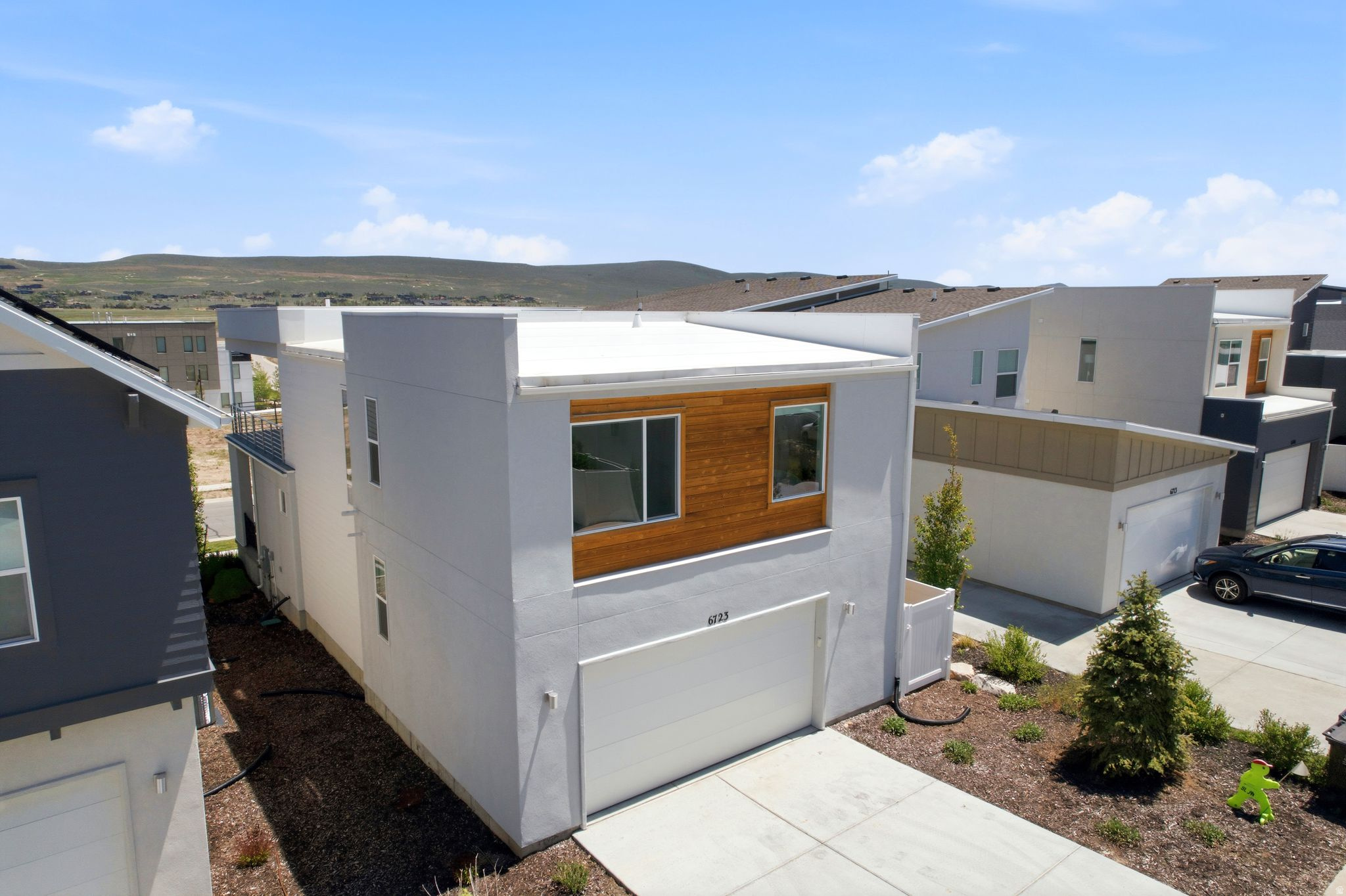6723 WOODS ROSE DR
