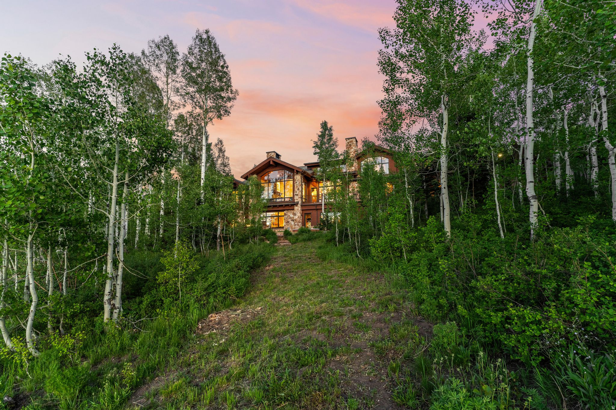 39 WHITE PINE CANYON RD