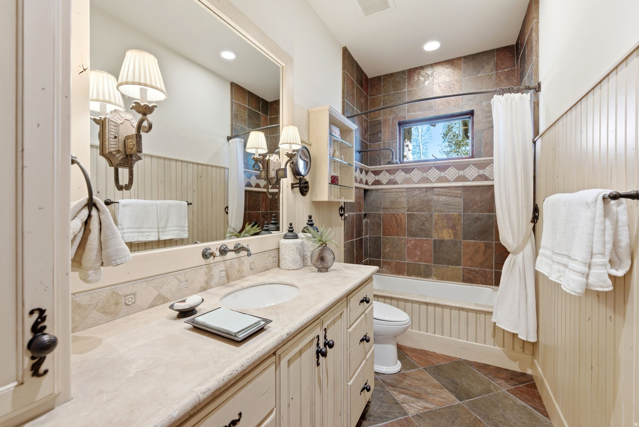 39 WHITE PINE CANYON RD
