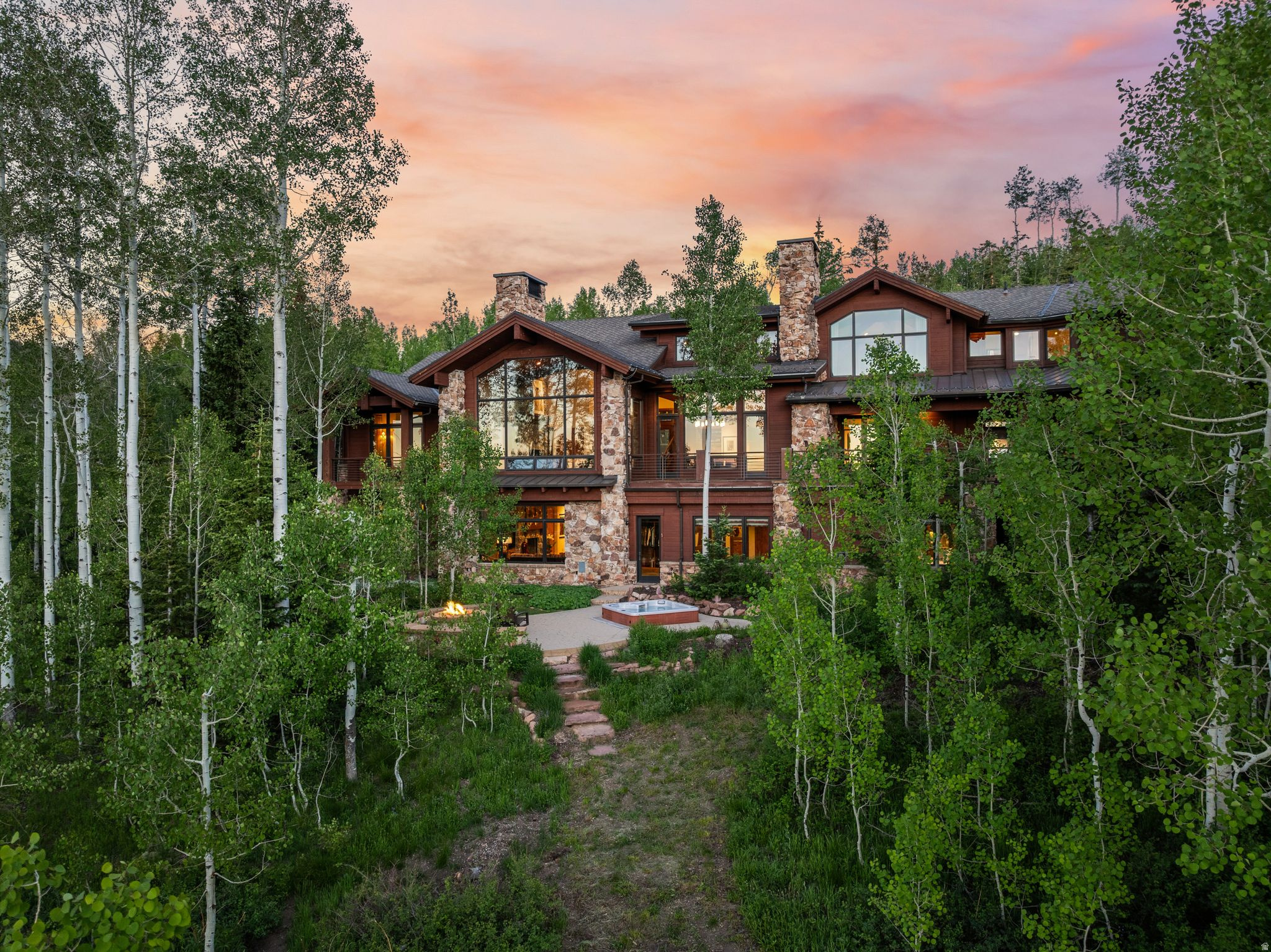 39 WHITE PINE CANYON RD