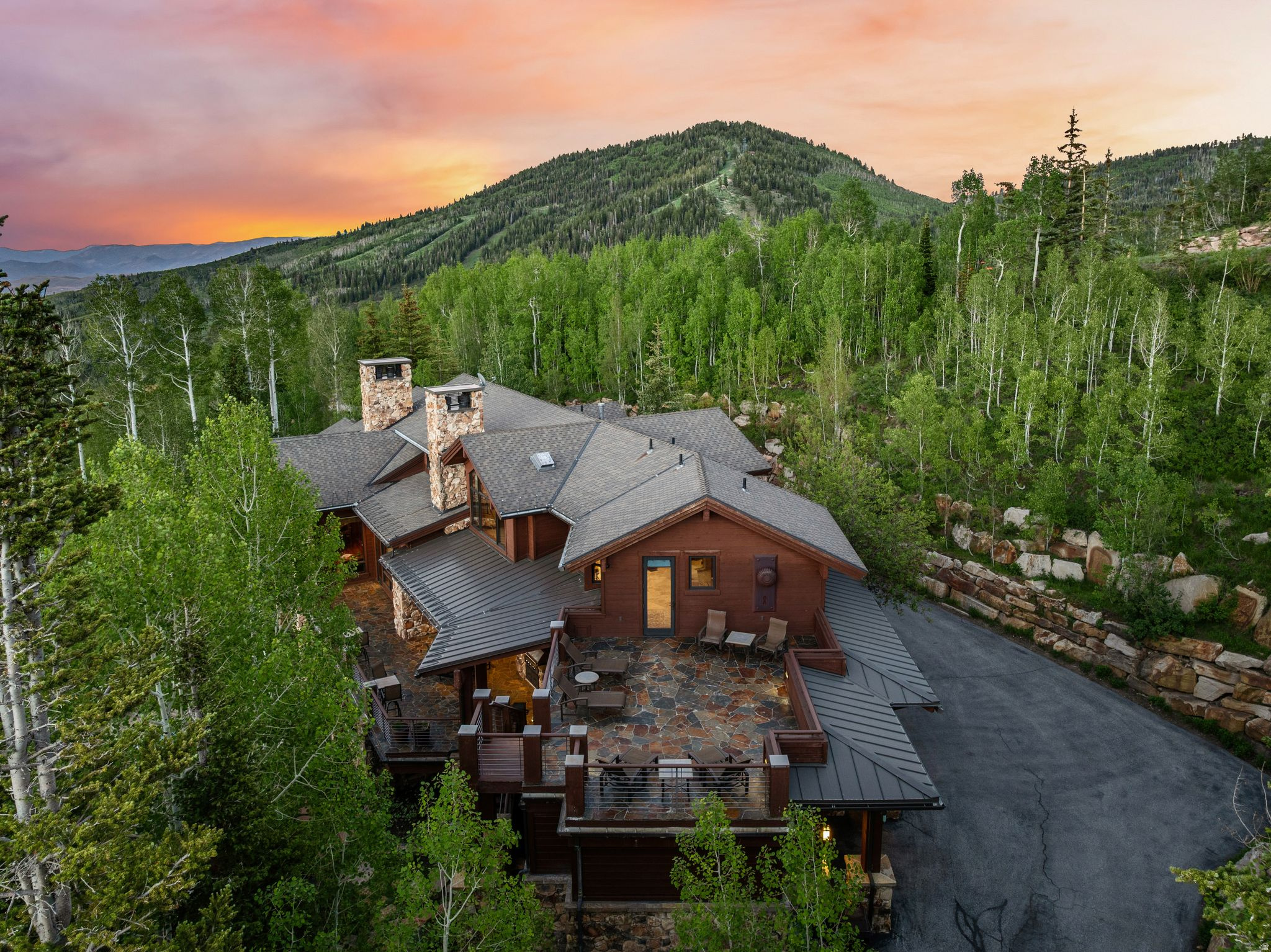 39 WHITE PINE CANYON RD