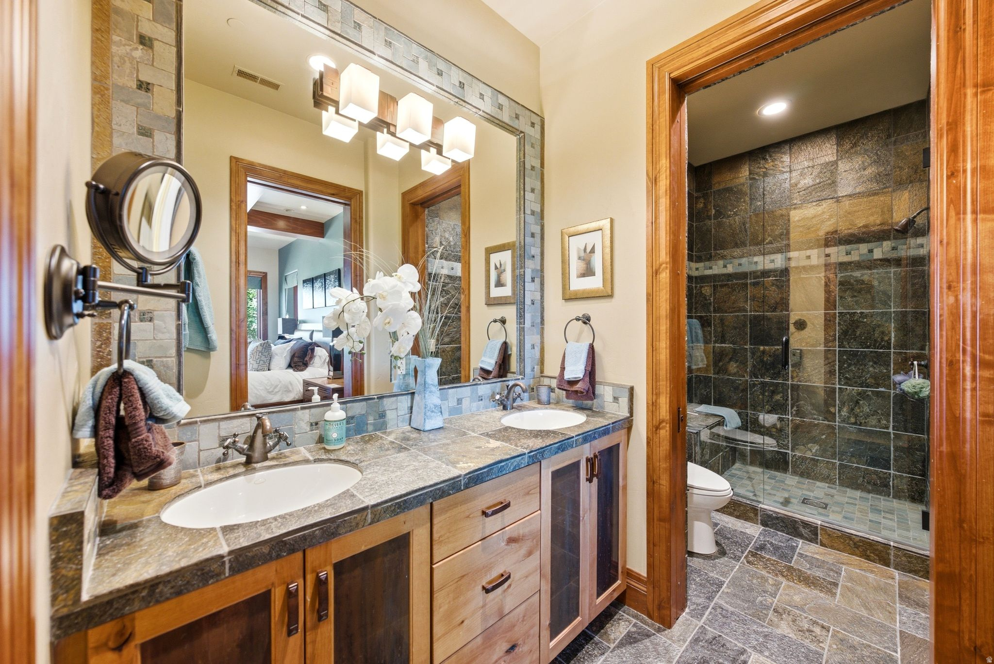 39 WHITE PINE CANYON RD
