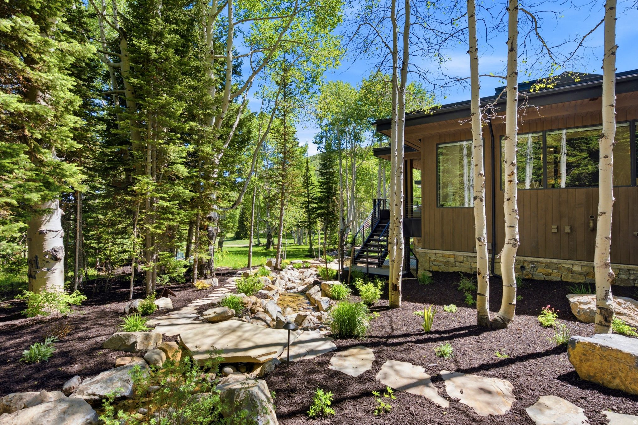 269 WHITE PINE CANYON RD