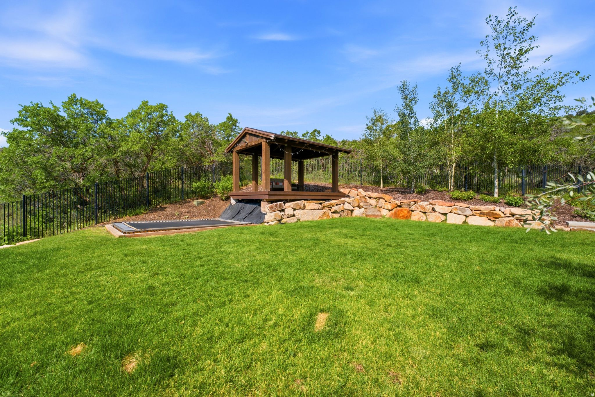 35 SANDSTONE CV