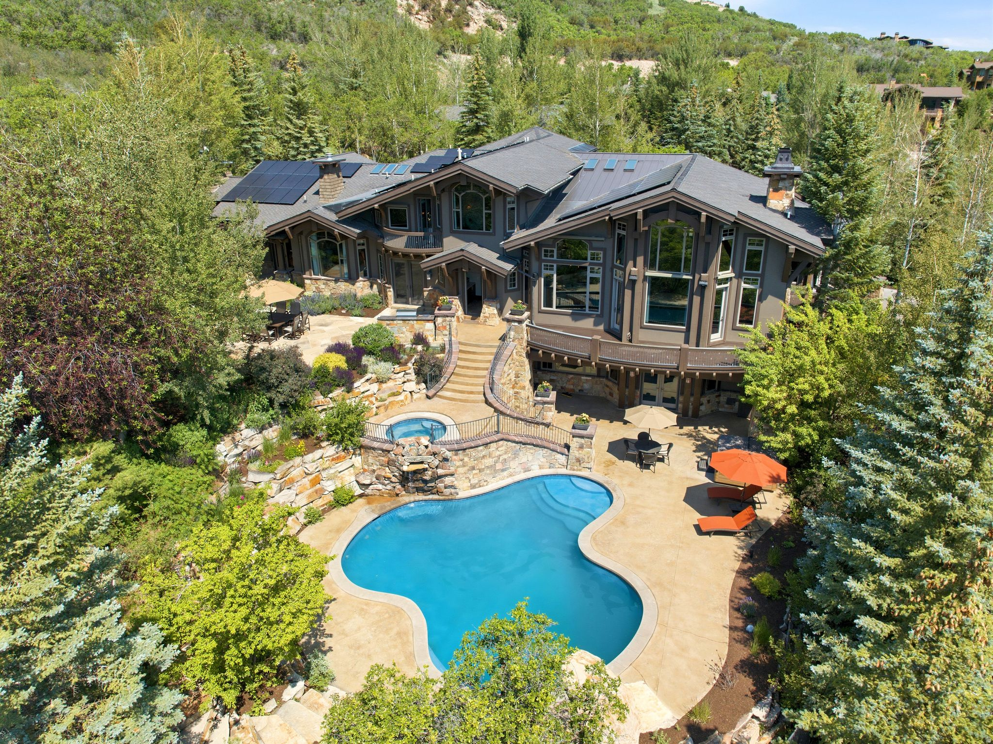 35 SANDSTONE CV