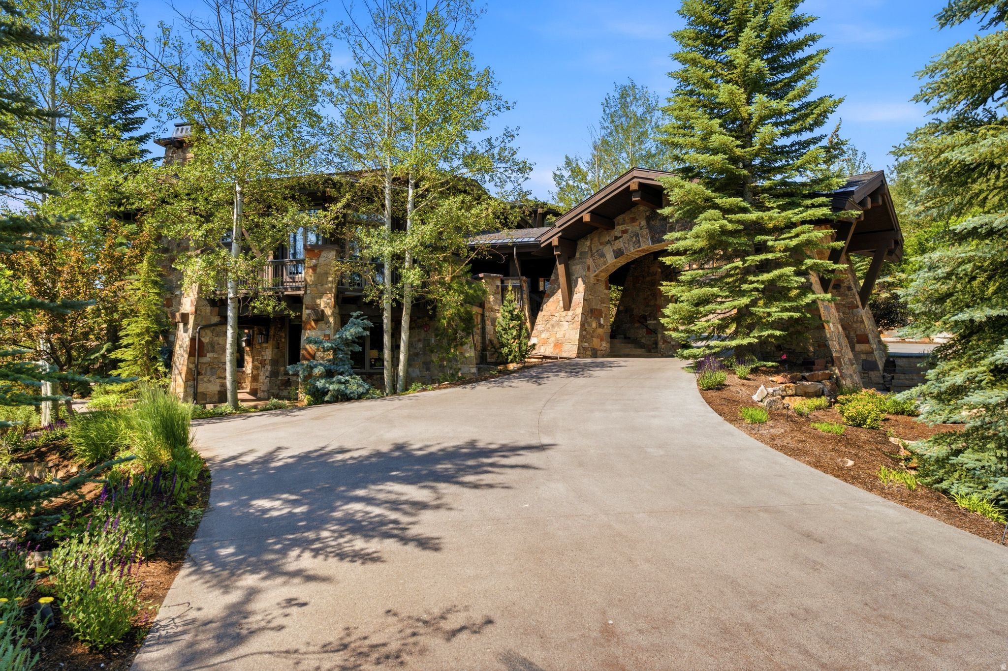 35 SANDSTONE CV