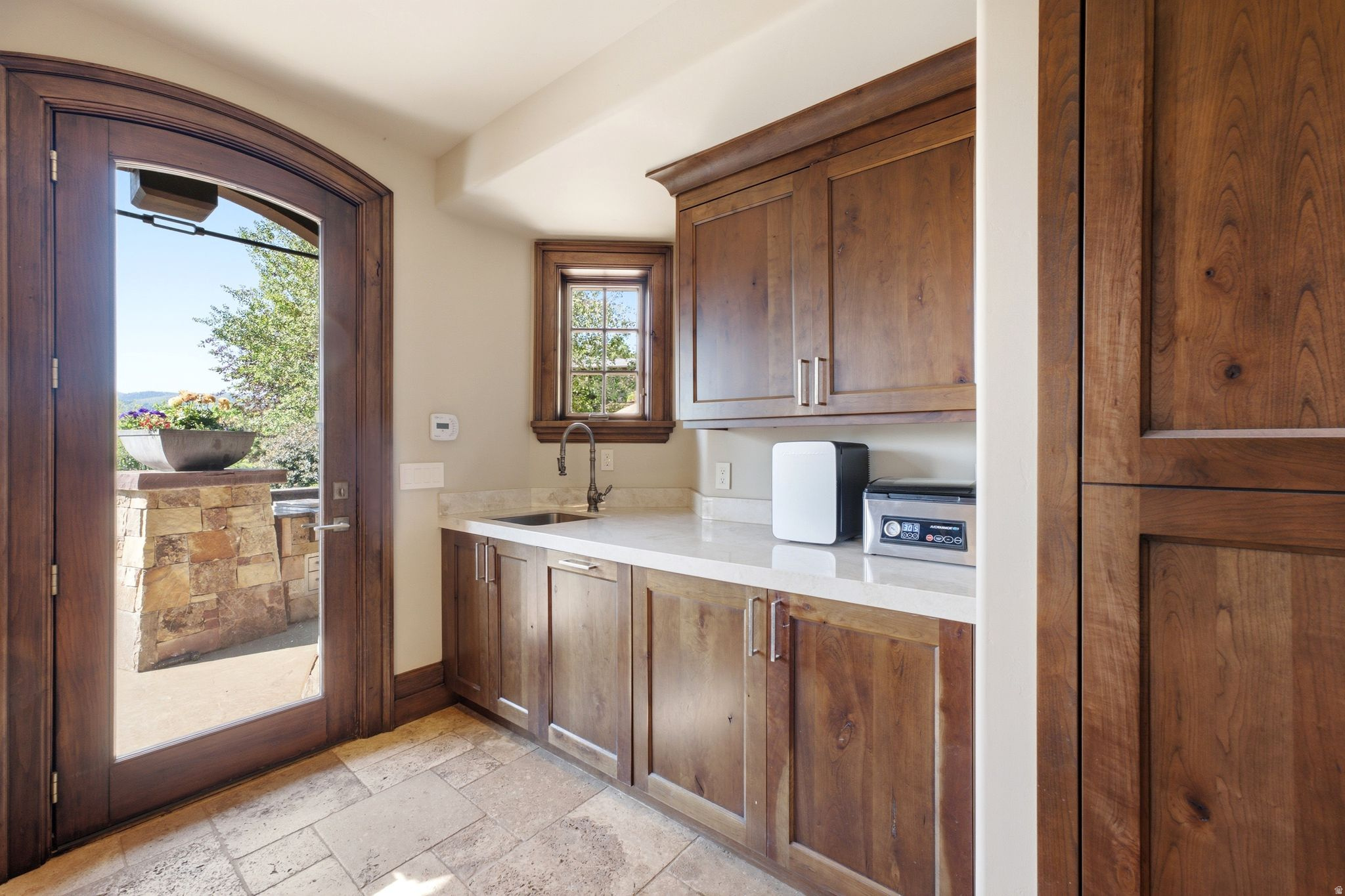 35 SANDSTONE CV