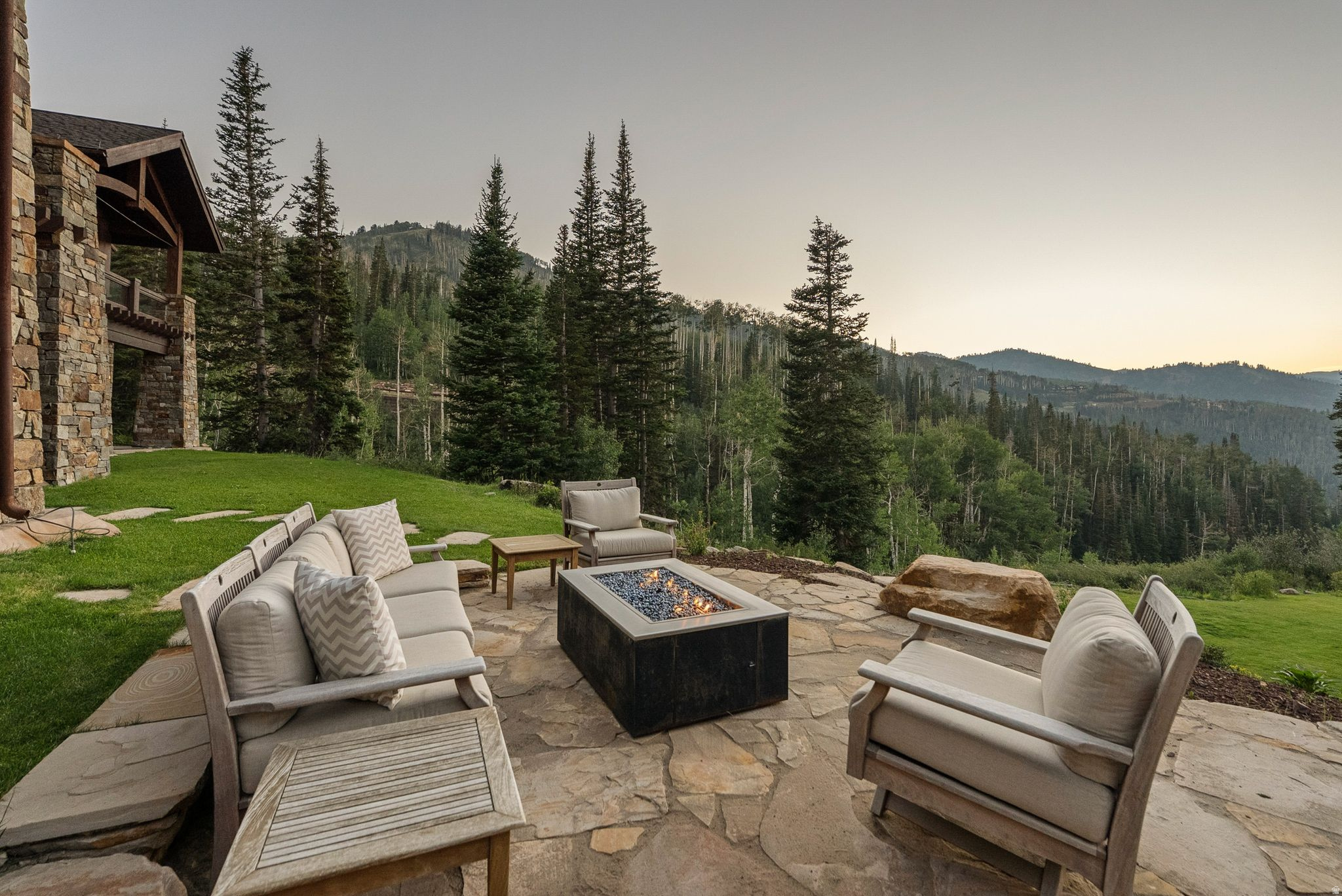 182 WHITE PINE CANYON RD #182