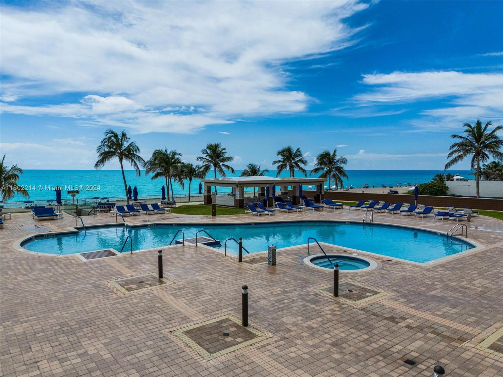 17555 Collins Ave # 1203