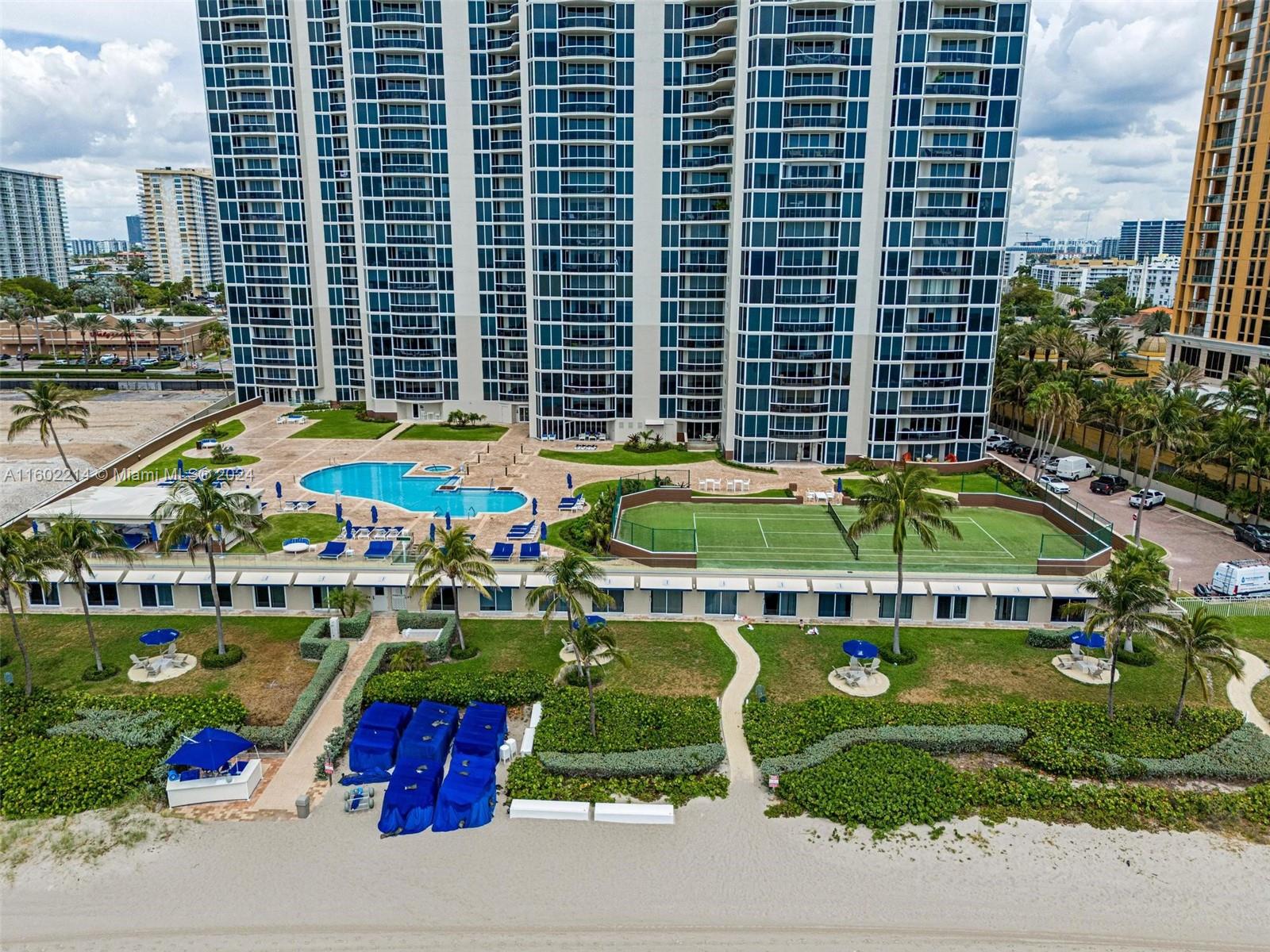 17555 Collins Ave # 1203