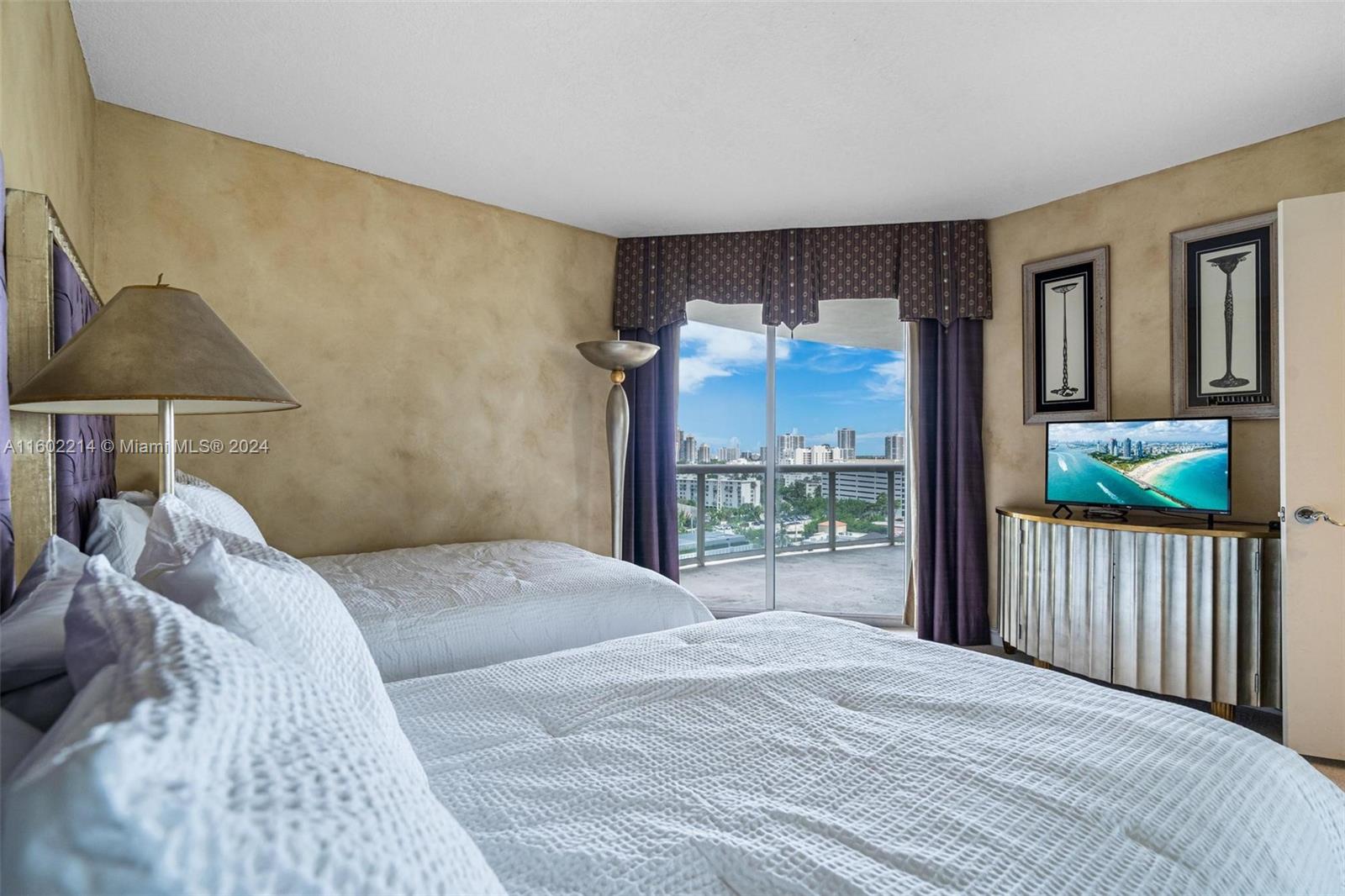 17555 Collins Ave # 1203