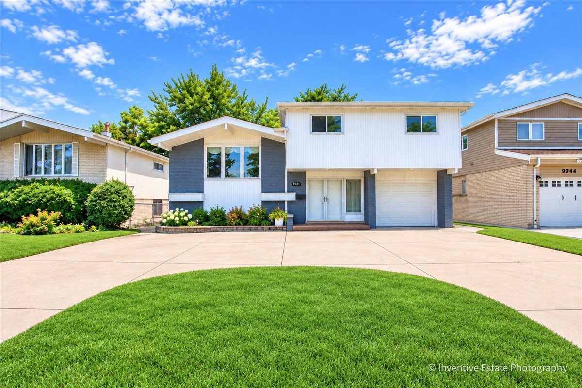 9938 N Huber Lane