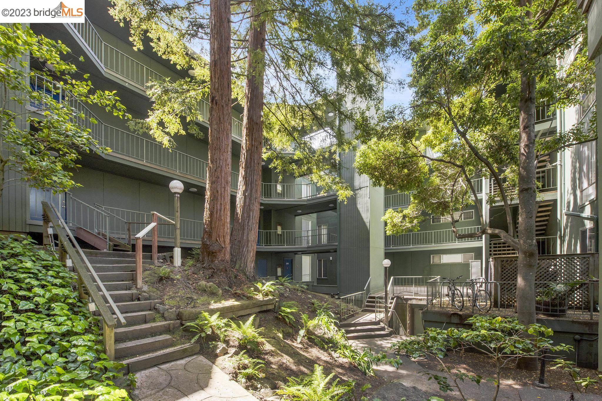 2700 Le Conte Ave Unit: 404