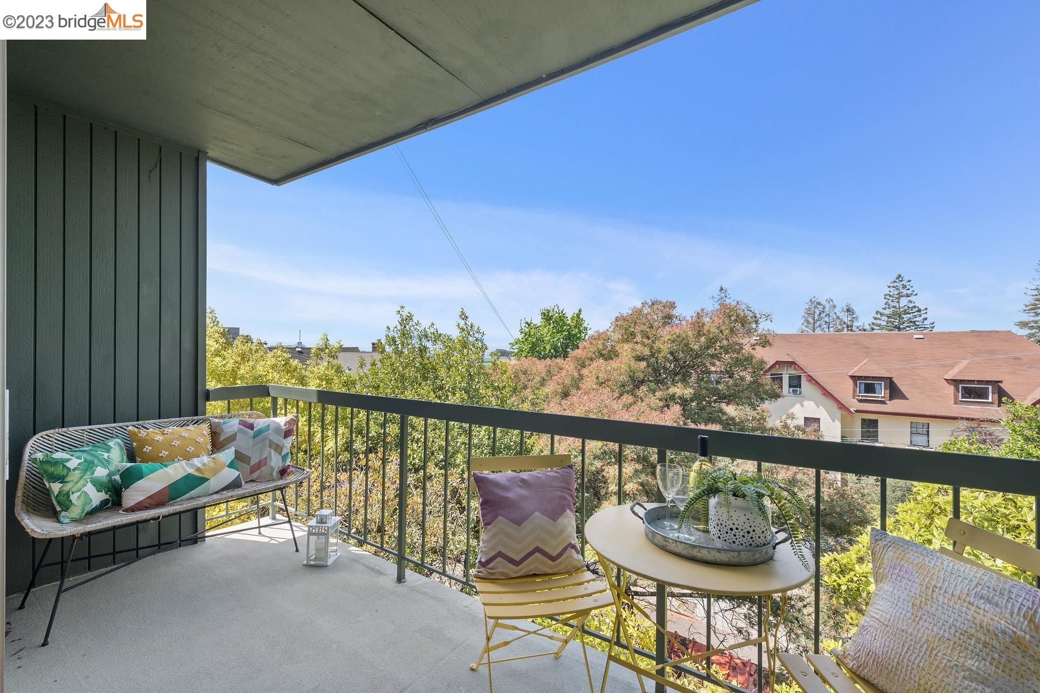 2700 Le Conte Ave Unit: 404