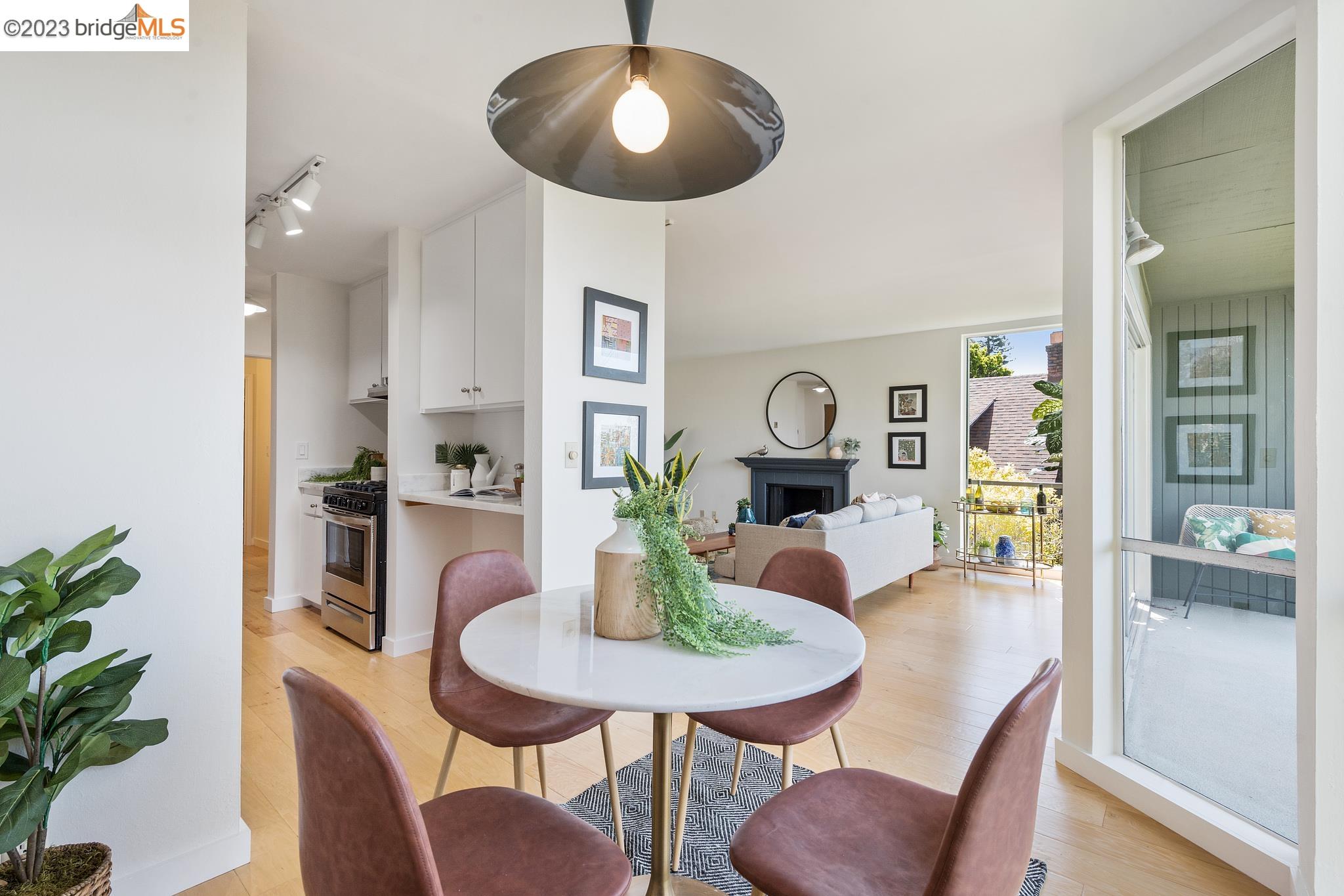 2700 Le Conte Ave Unit: 404