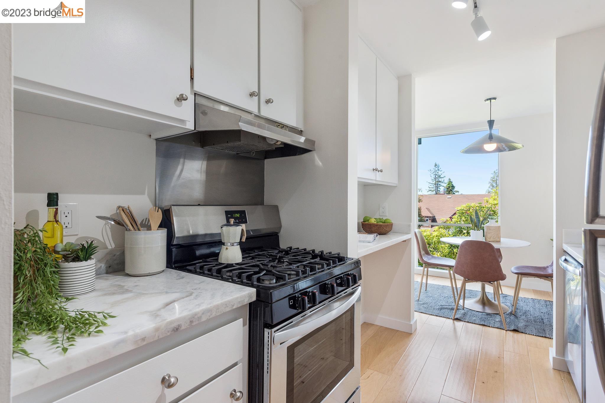 2700 Le Conte Ave Unit: 404