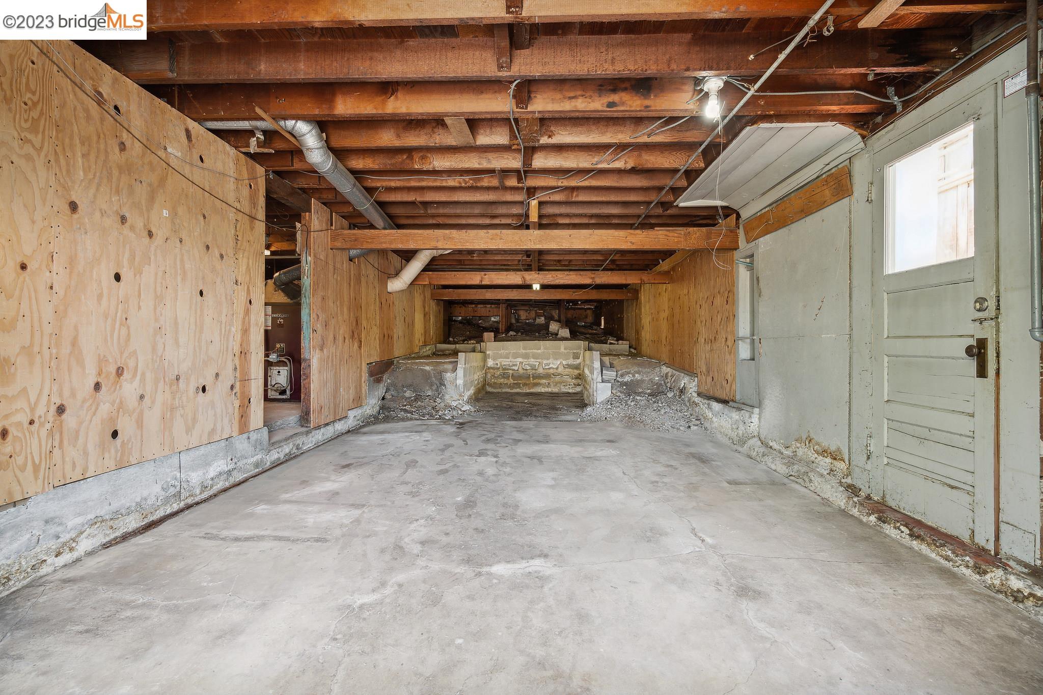 1750 Capistrano Ave