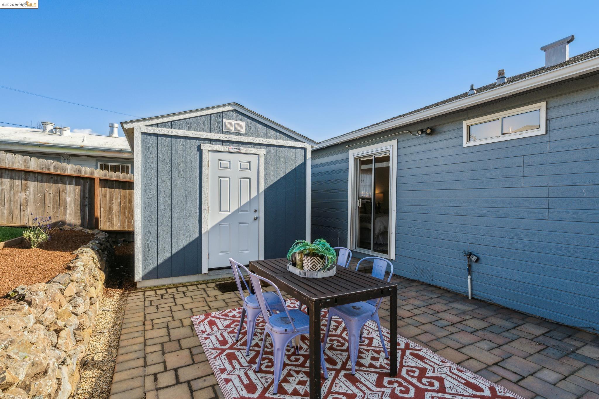 1358 Mariposa St