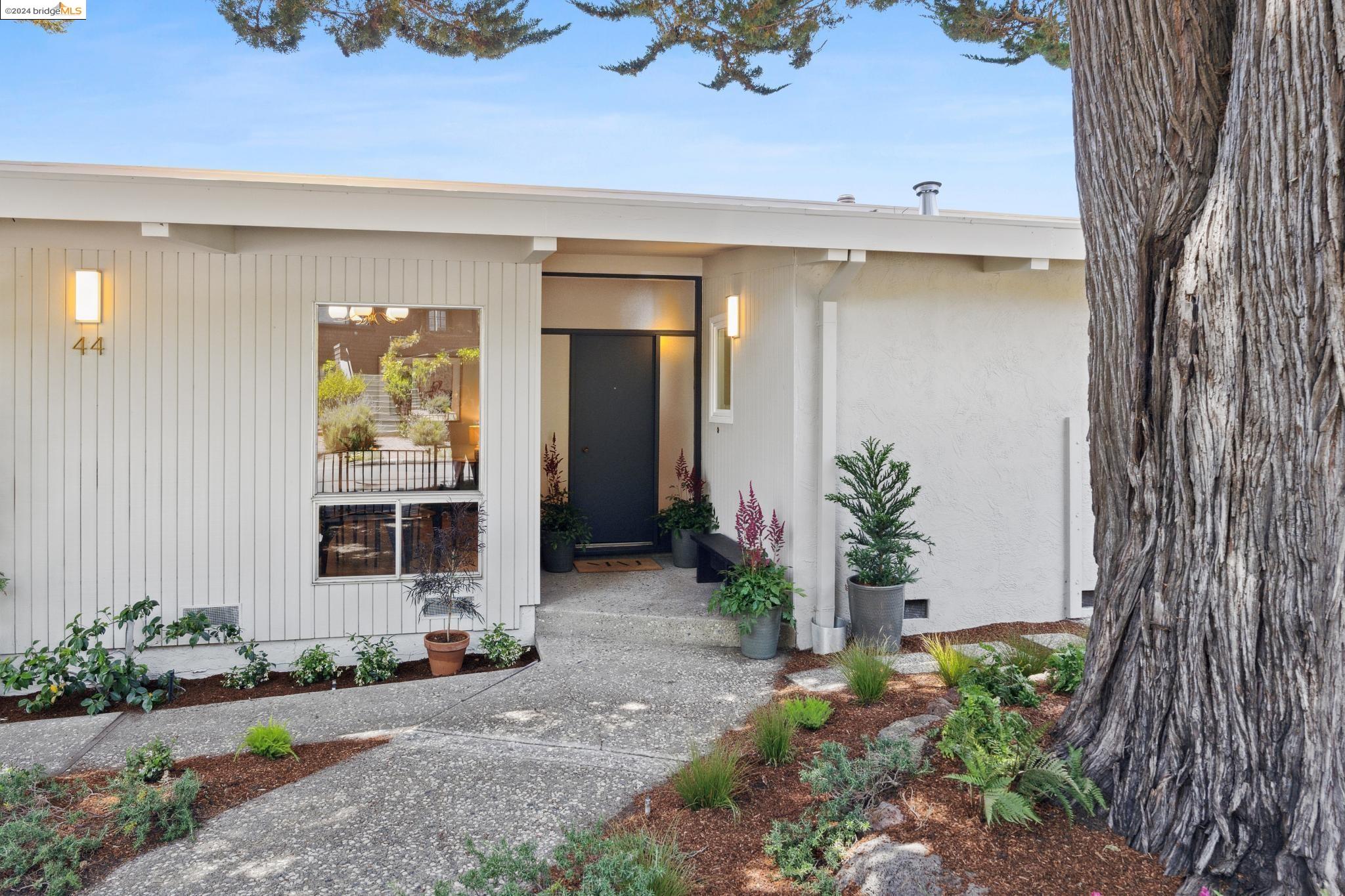 44 Beverly Rd