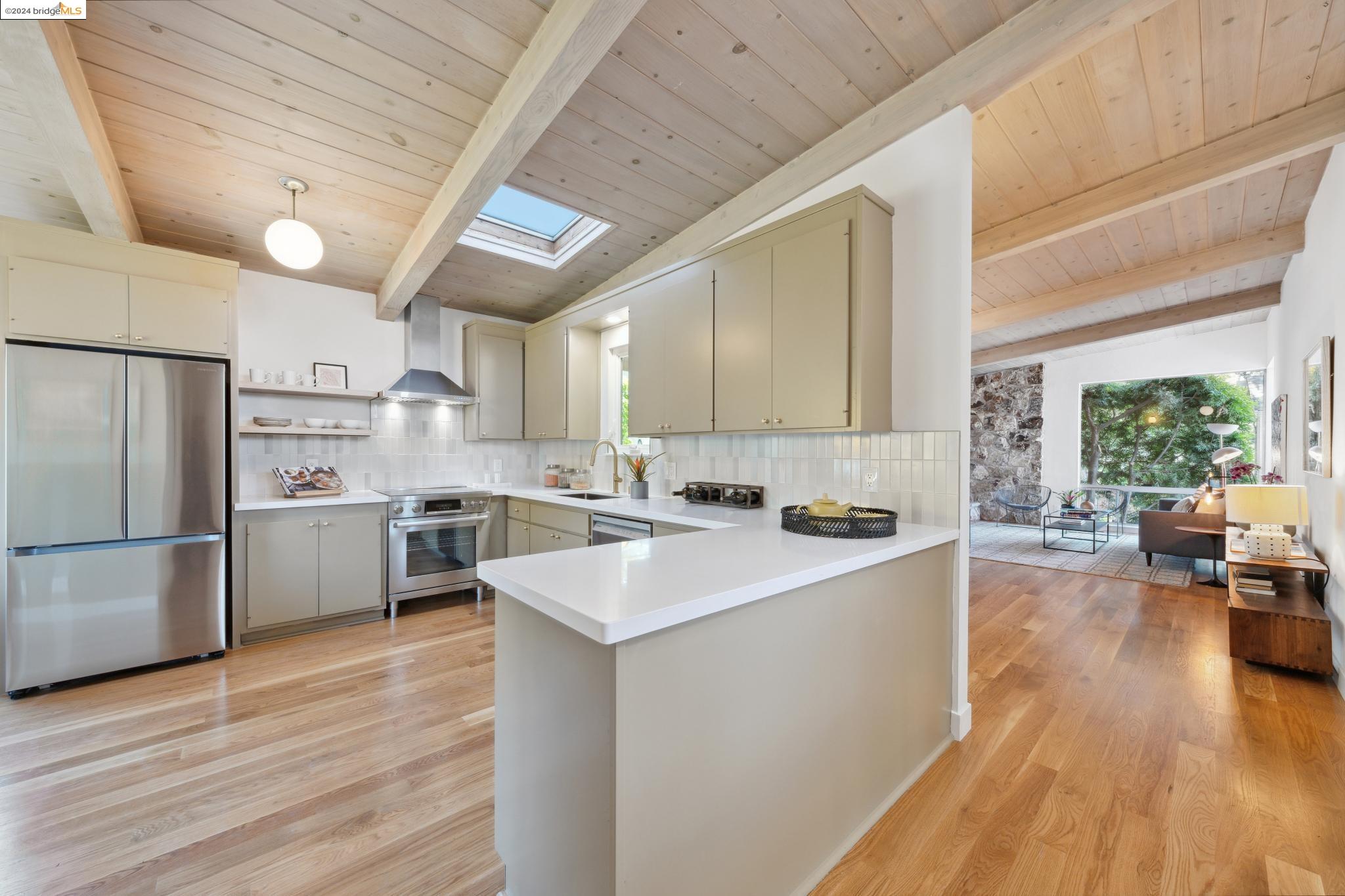 44 Beverly Rd