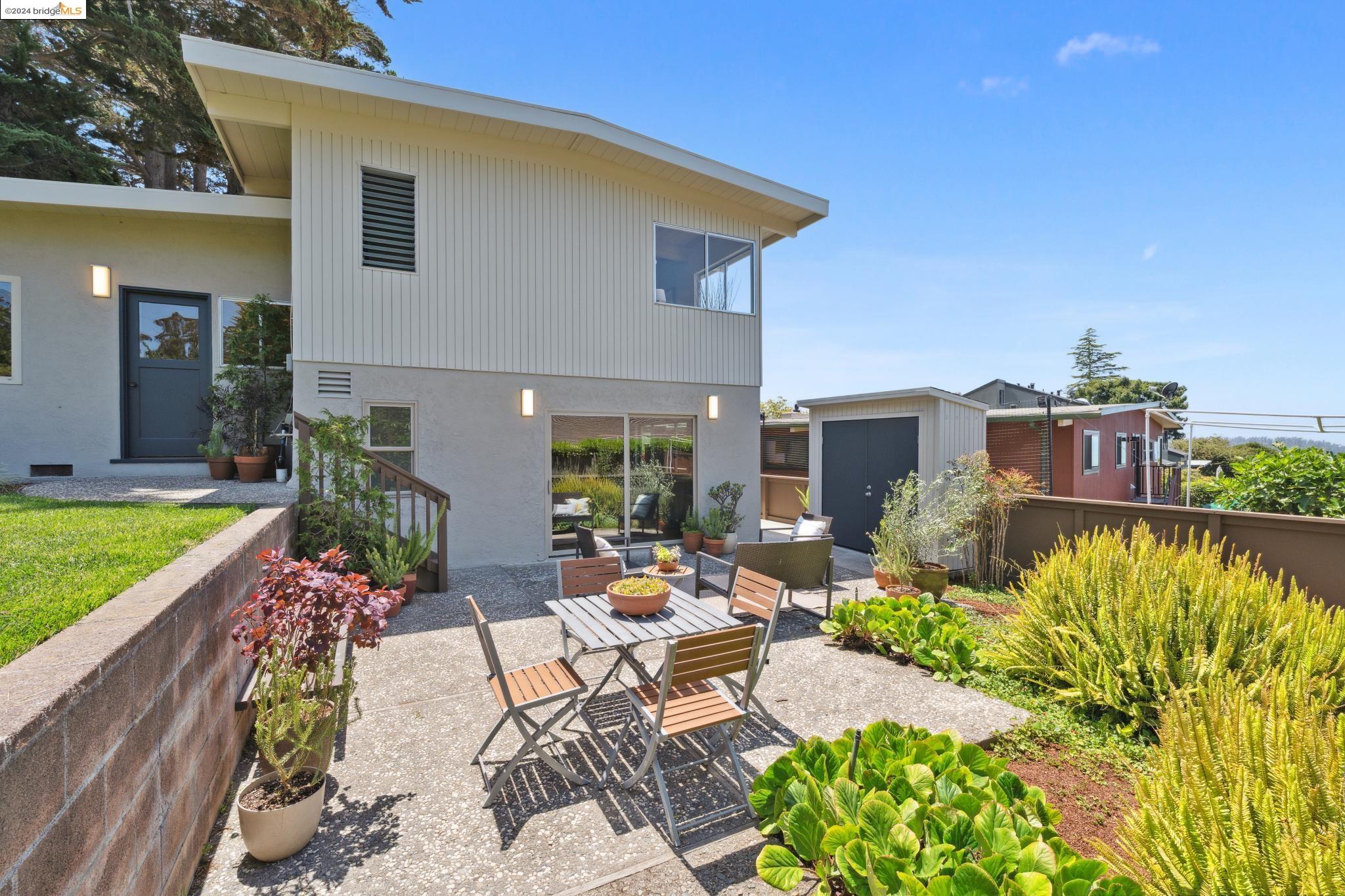 44 Beverly Rd