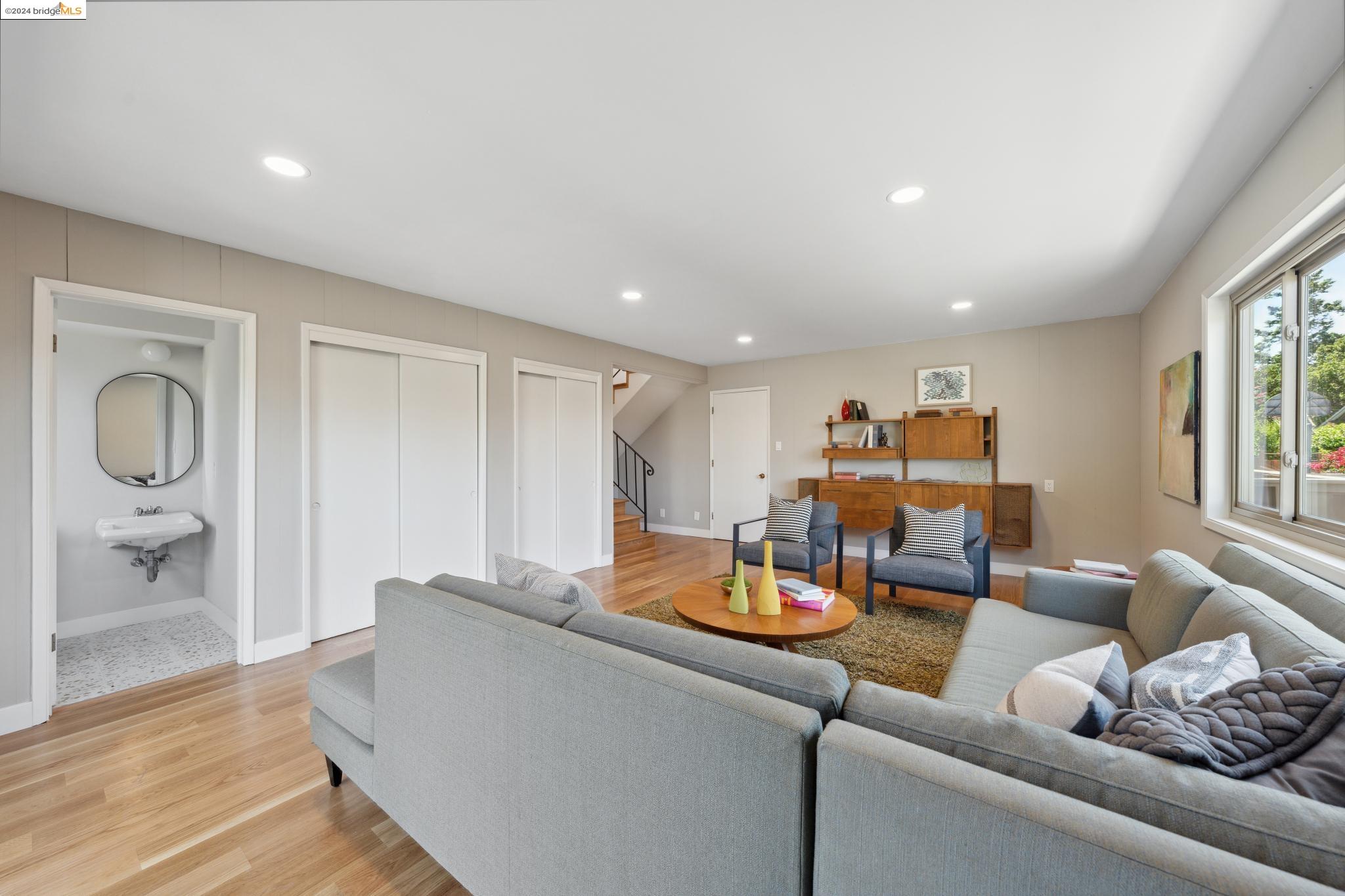 44 Beverly Rd