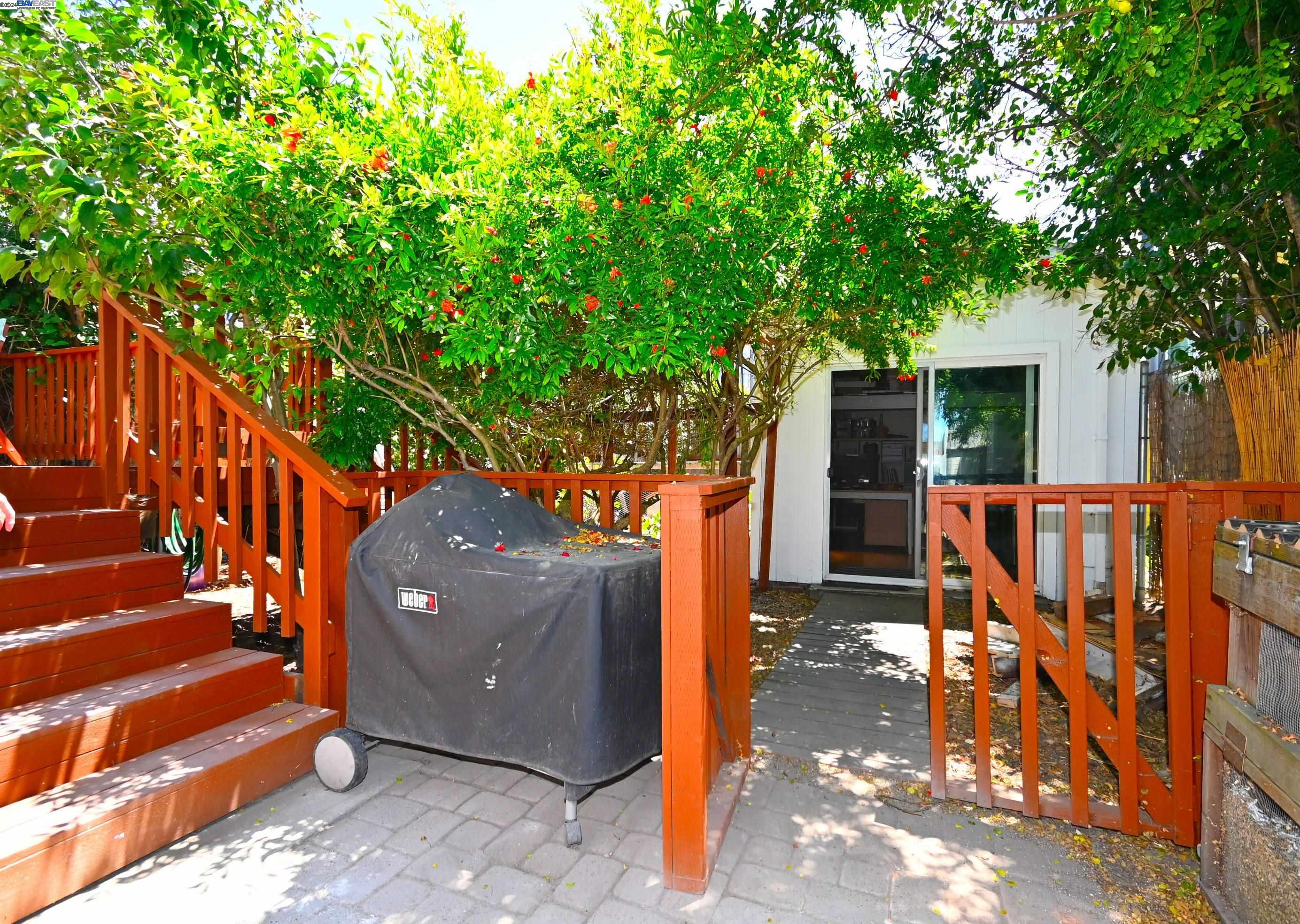 993 Arlington Ave