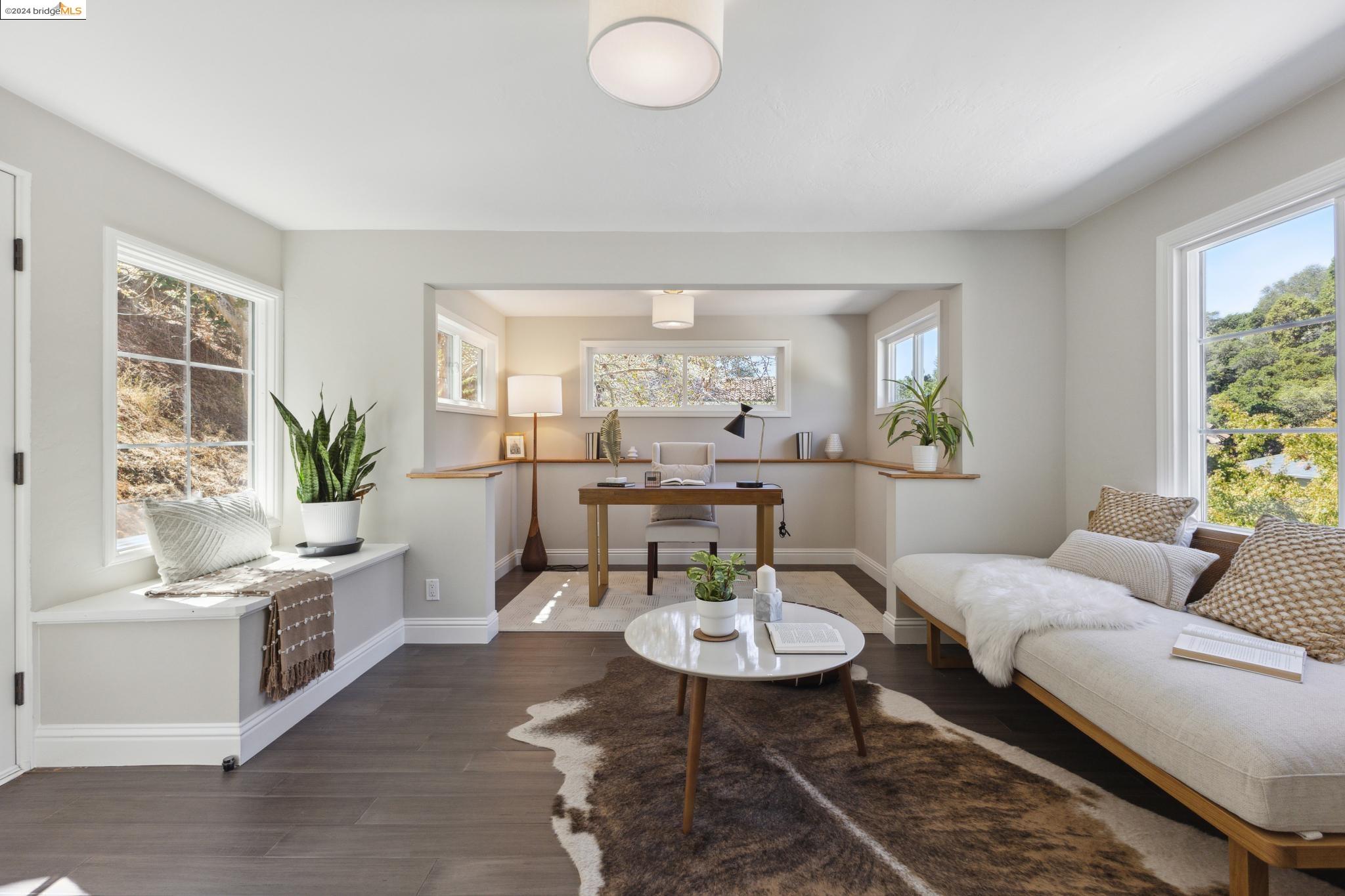 1557 Trestle Glen Rd