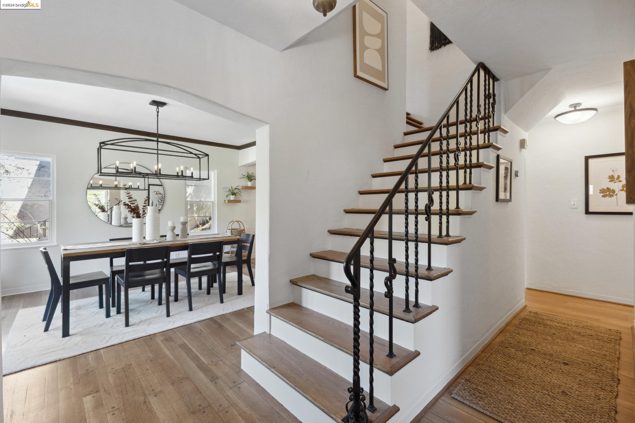 1557 Trestle Glen Rd