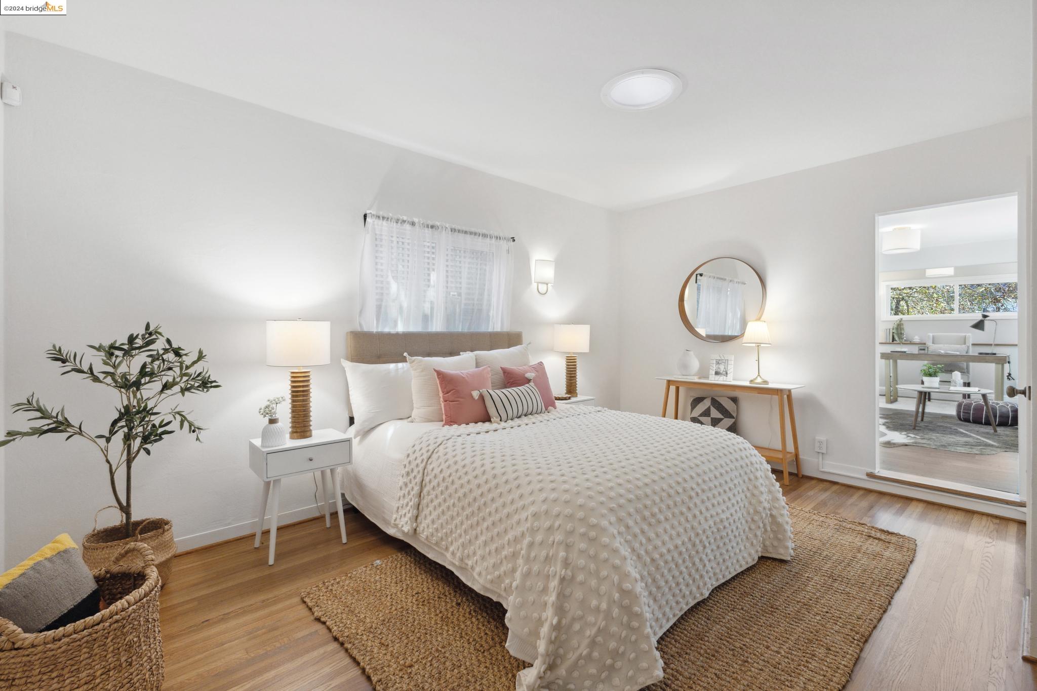 1557 Trestle Glen Rd