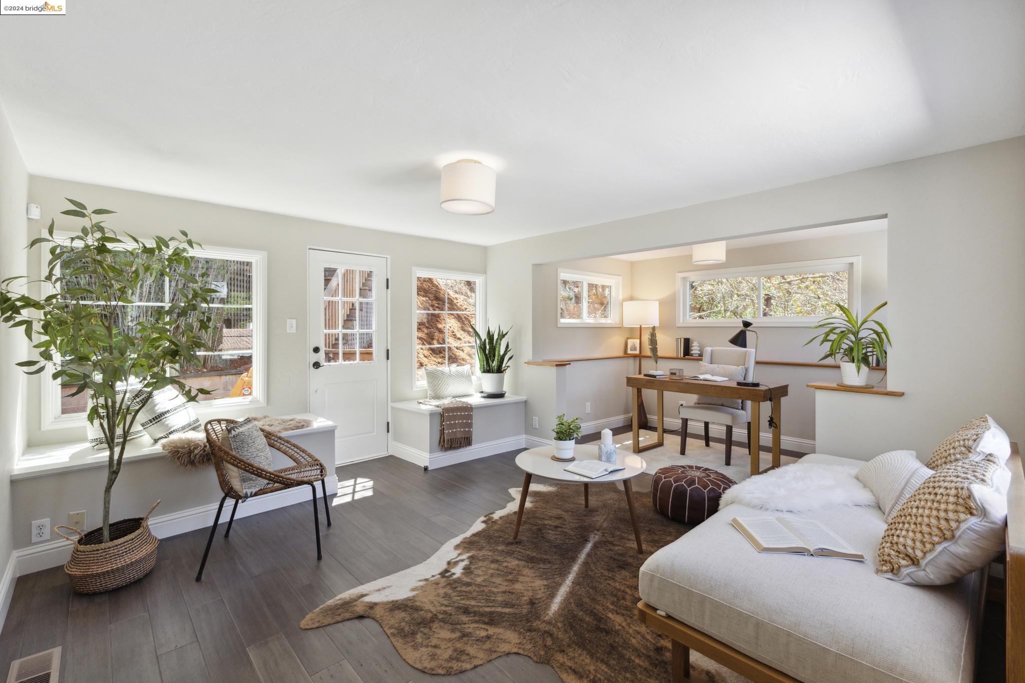 1557 Trestle Glen Rd