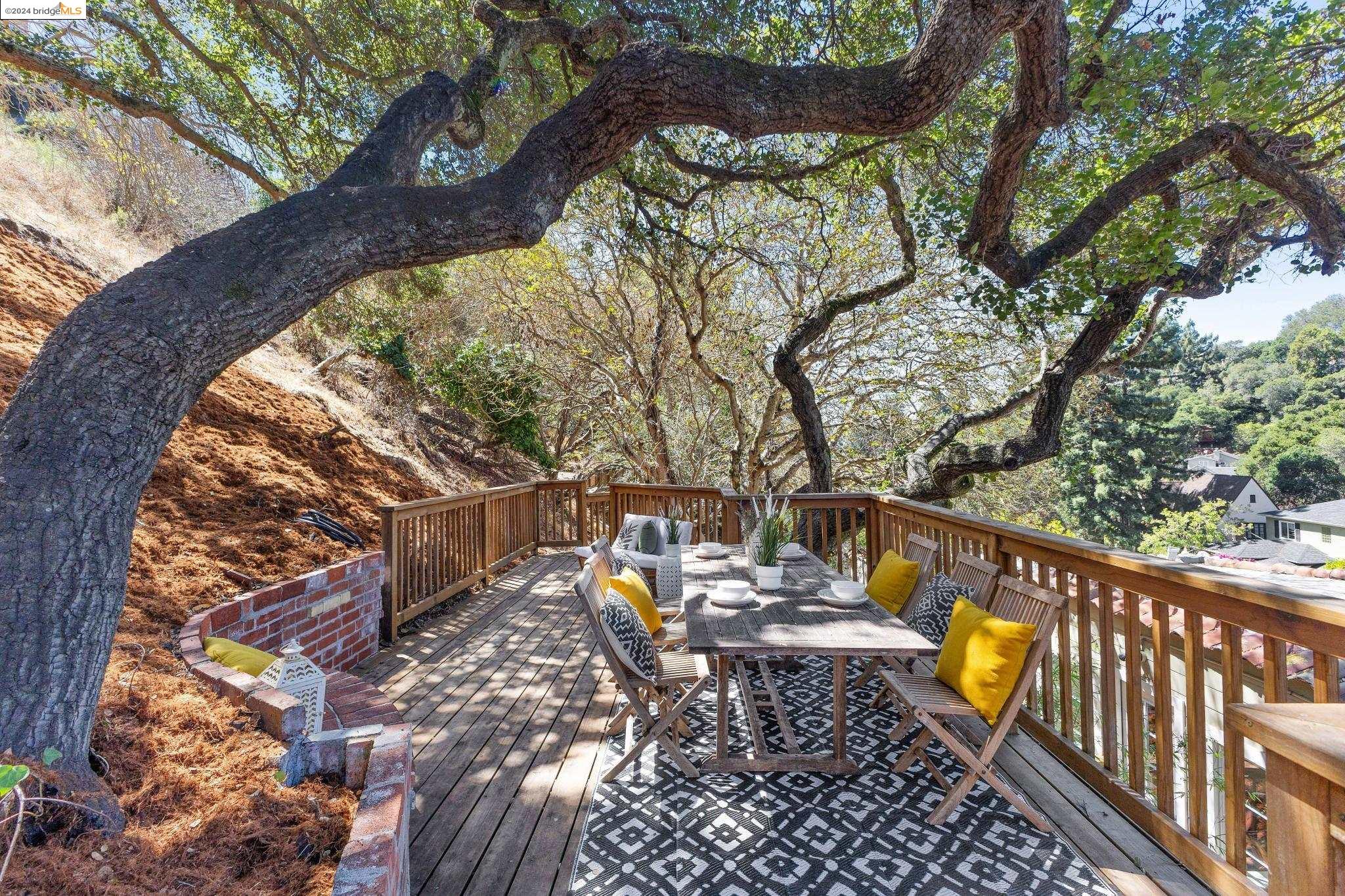 1557 Trestle Glen Rd