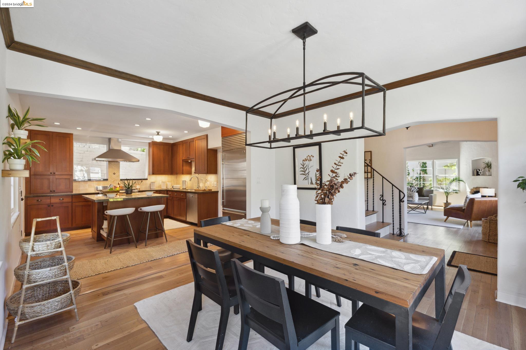 1557 Trestle Glen Rd