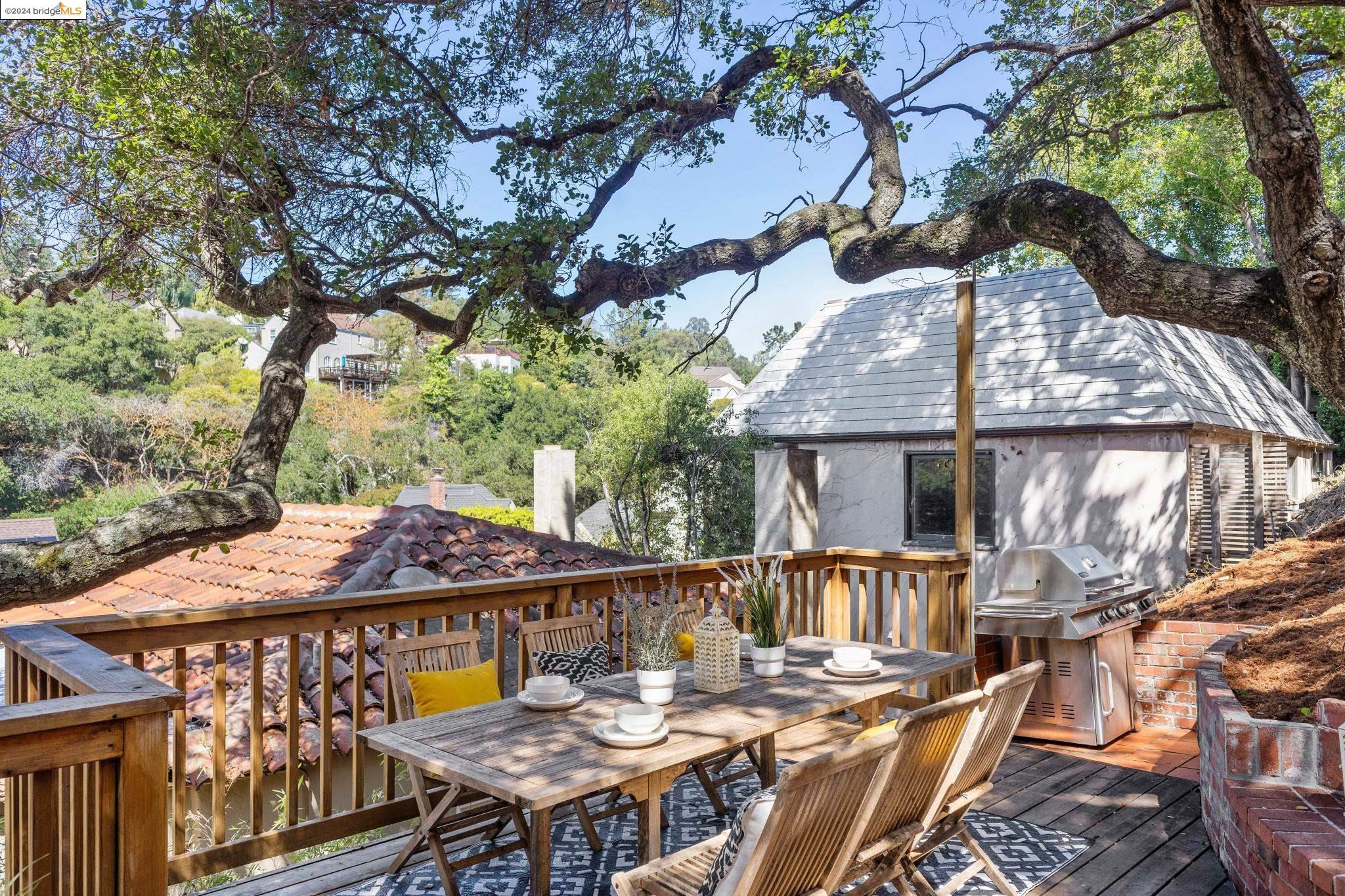 1557 Trestle Glen Rd