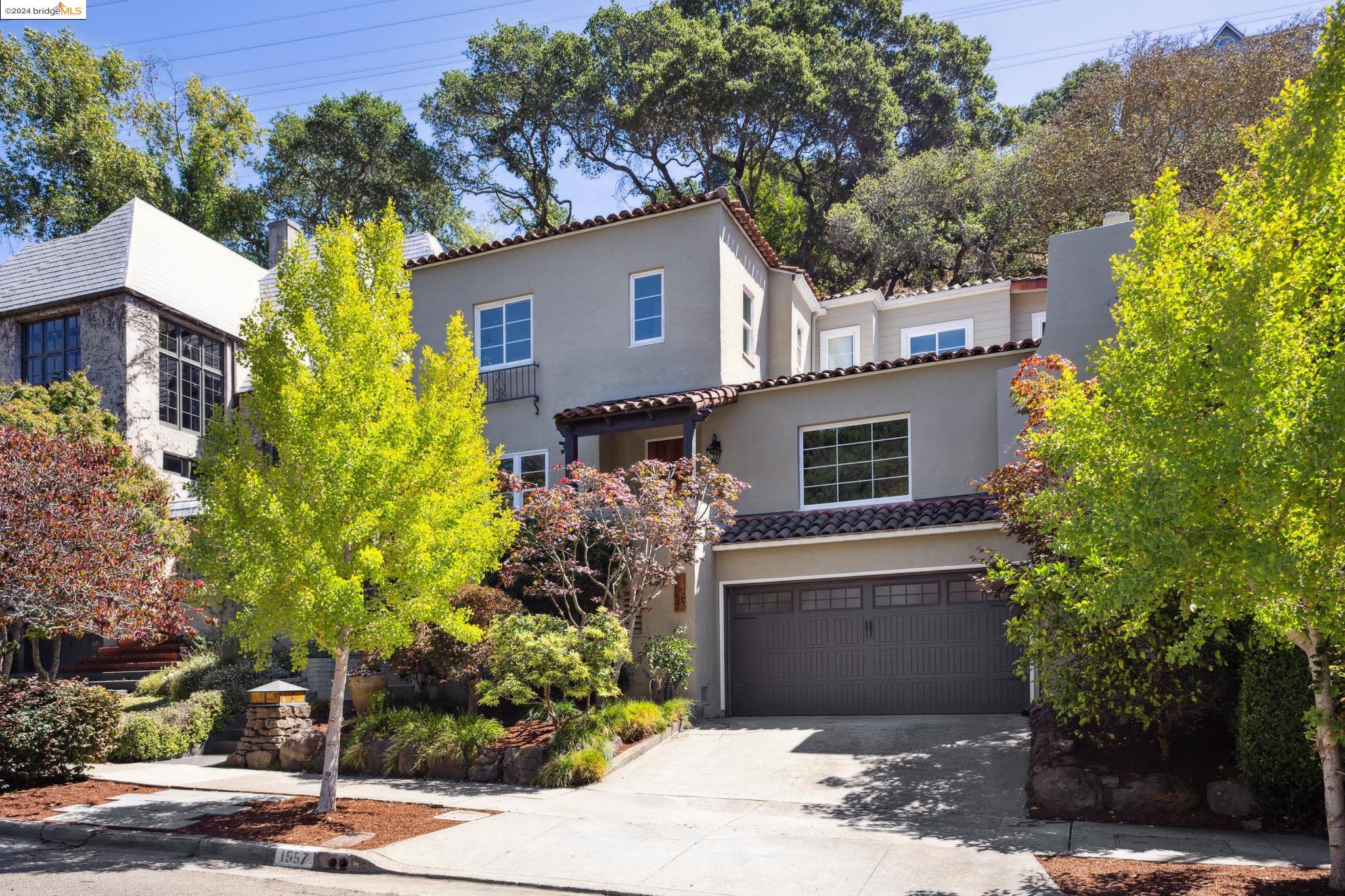 1557 Trestle Glen Rd