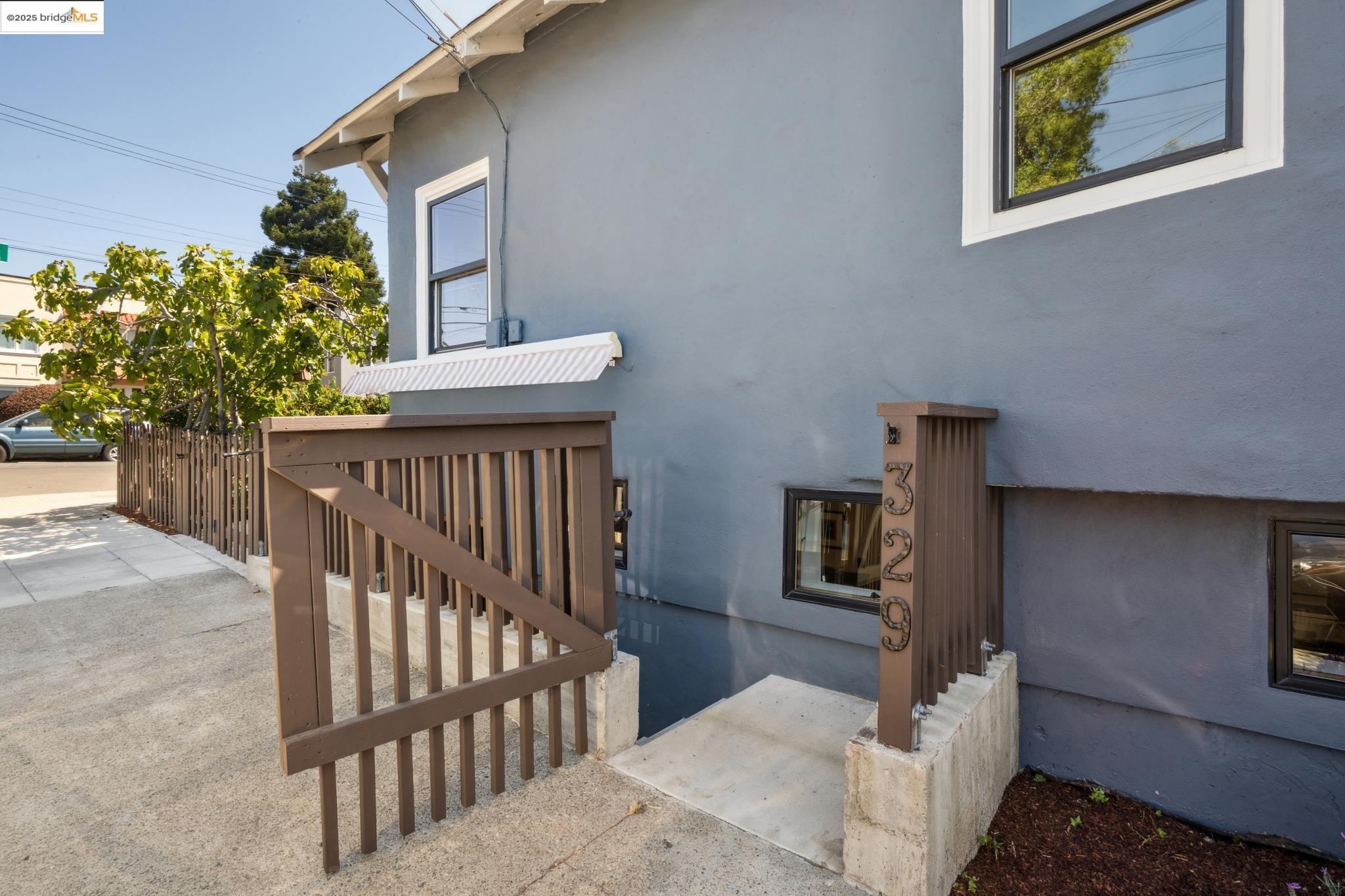 327 Hudson St