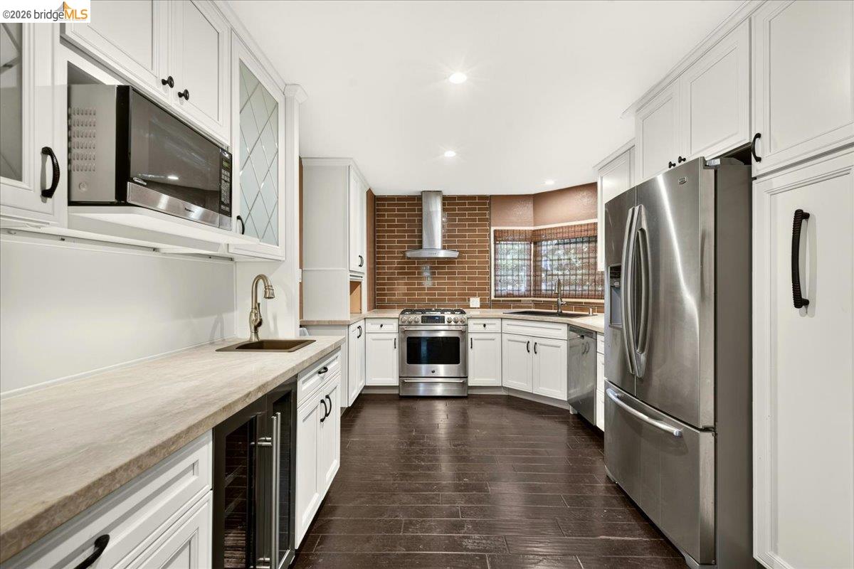 1601 Dwight Way
