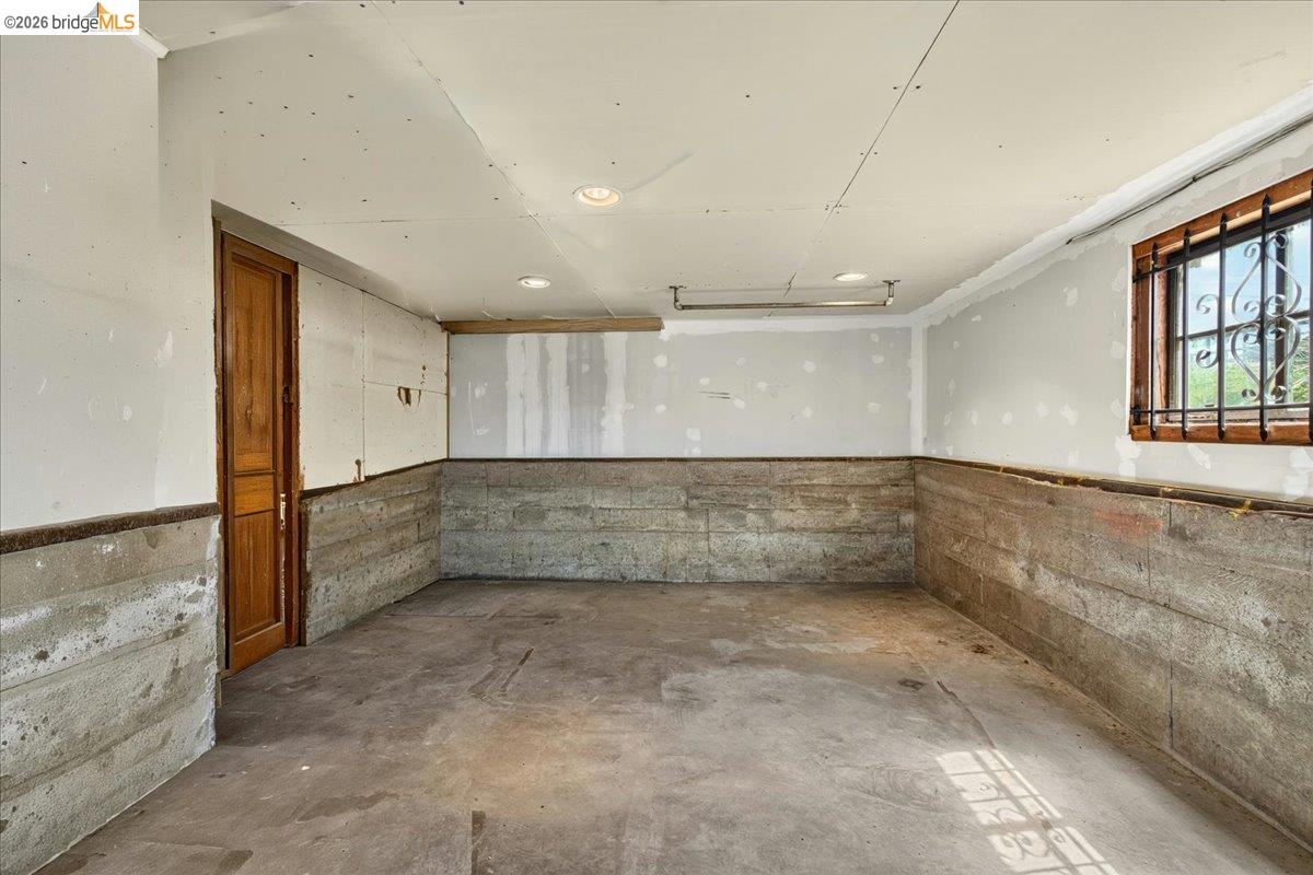 1601 Dwight Way