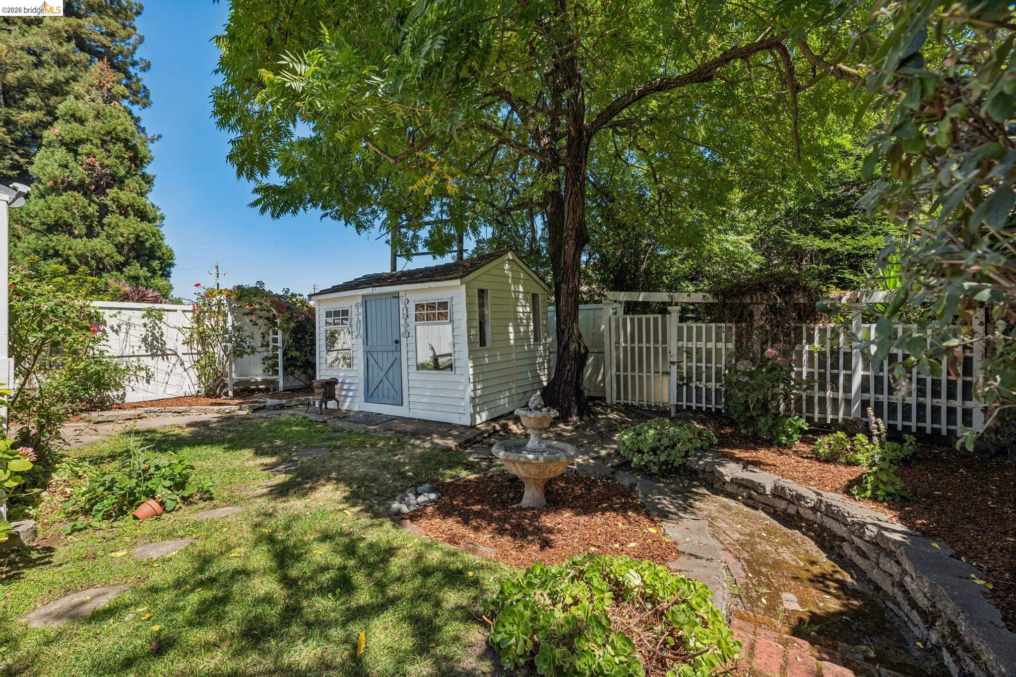 301 Tunnel Ave