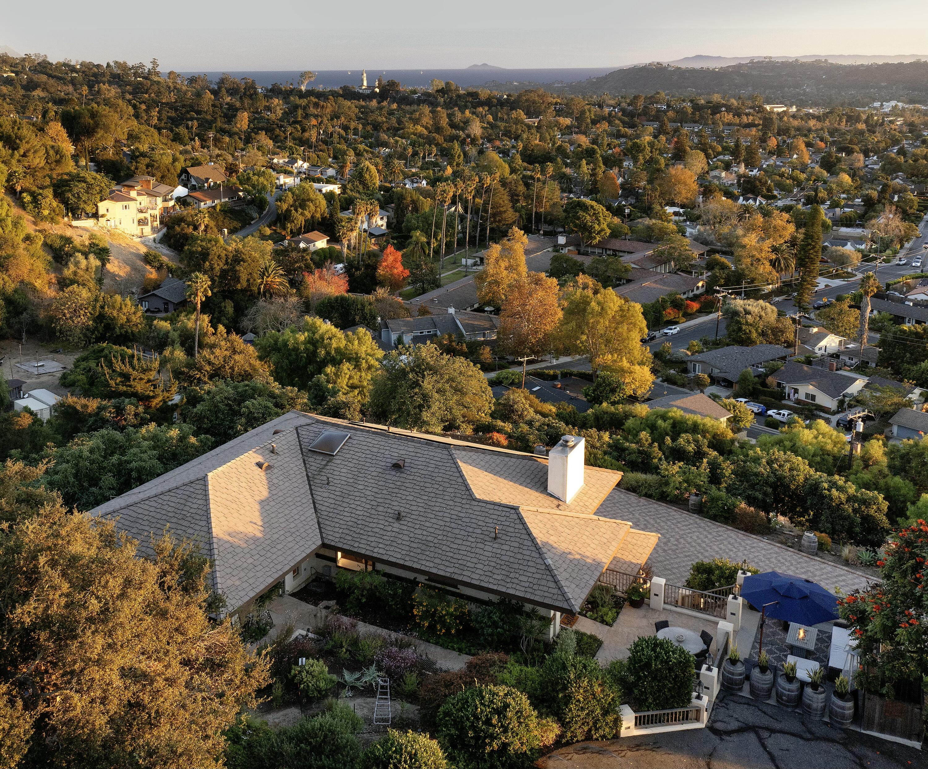 702 E Calle Laureles