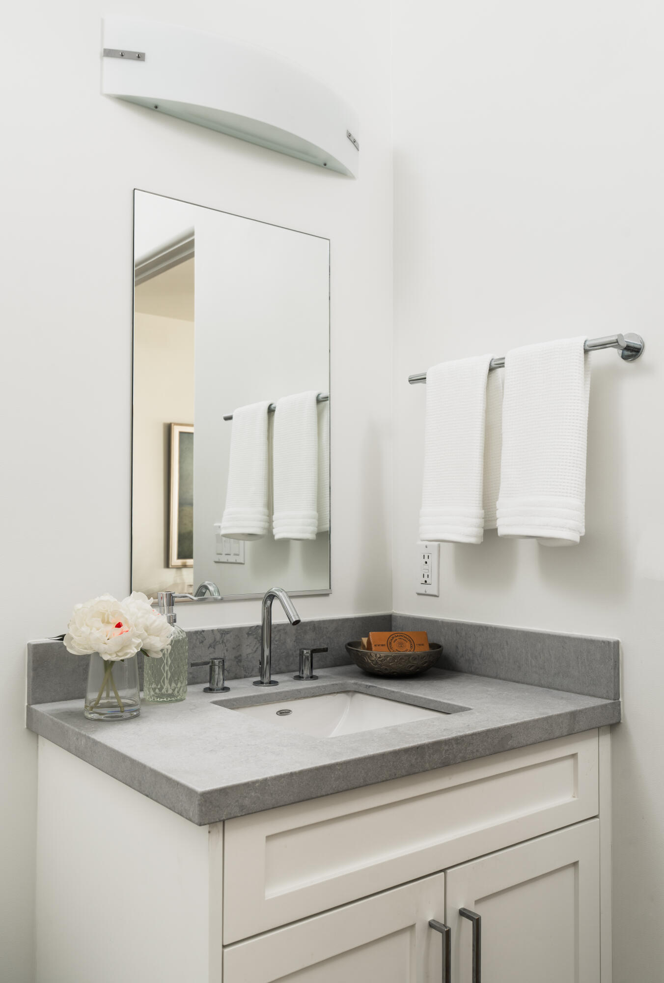 18 W Victoria Street 206