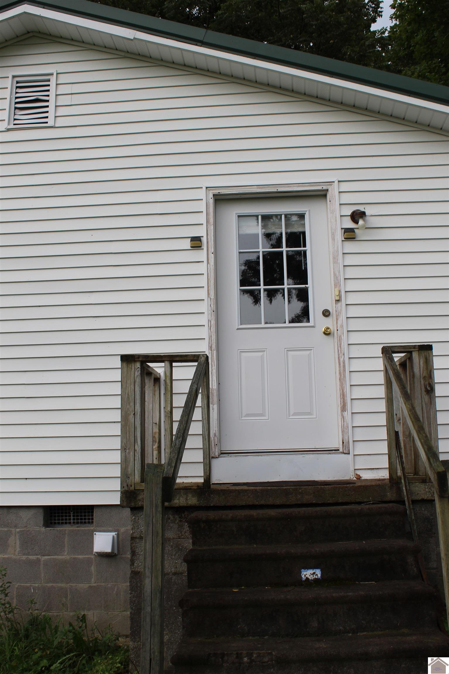 406 Helen Street
