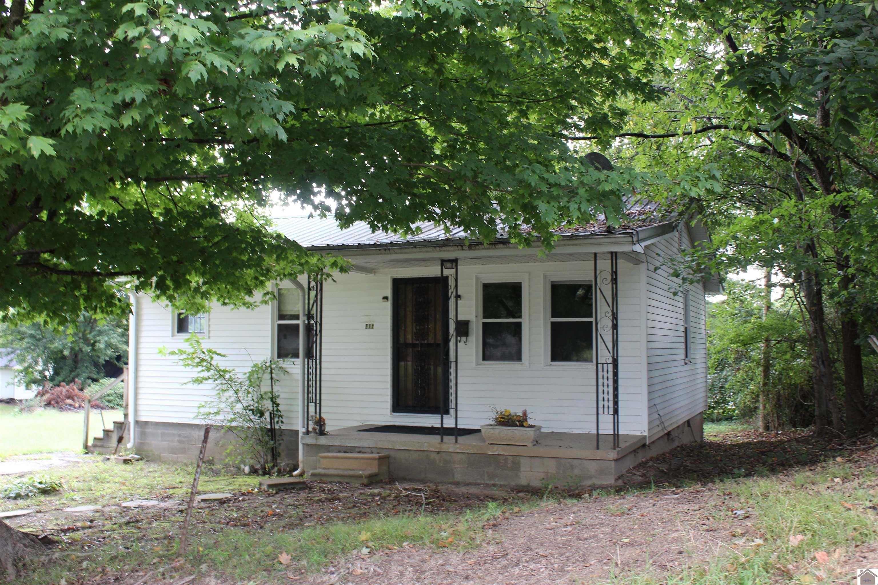 406 Helen Street