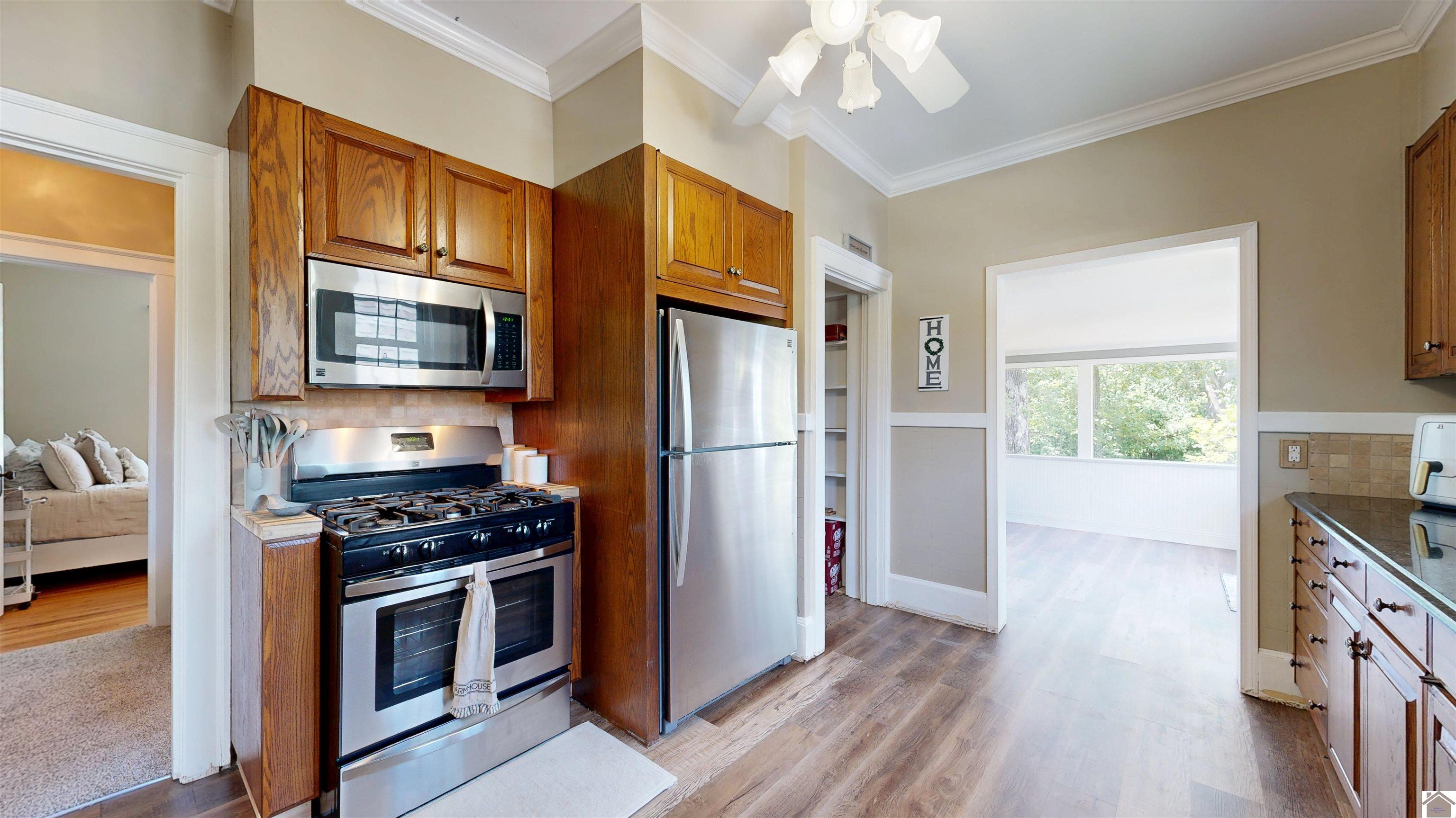 865 South Friendship