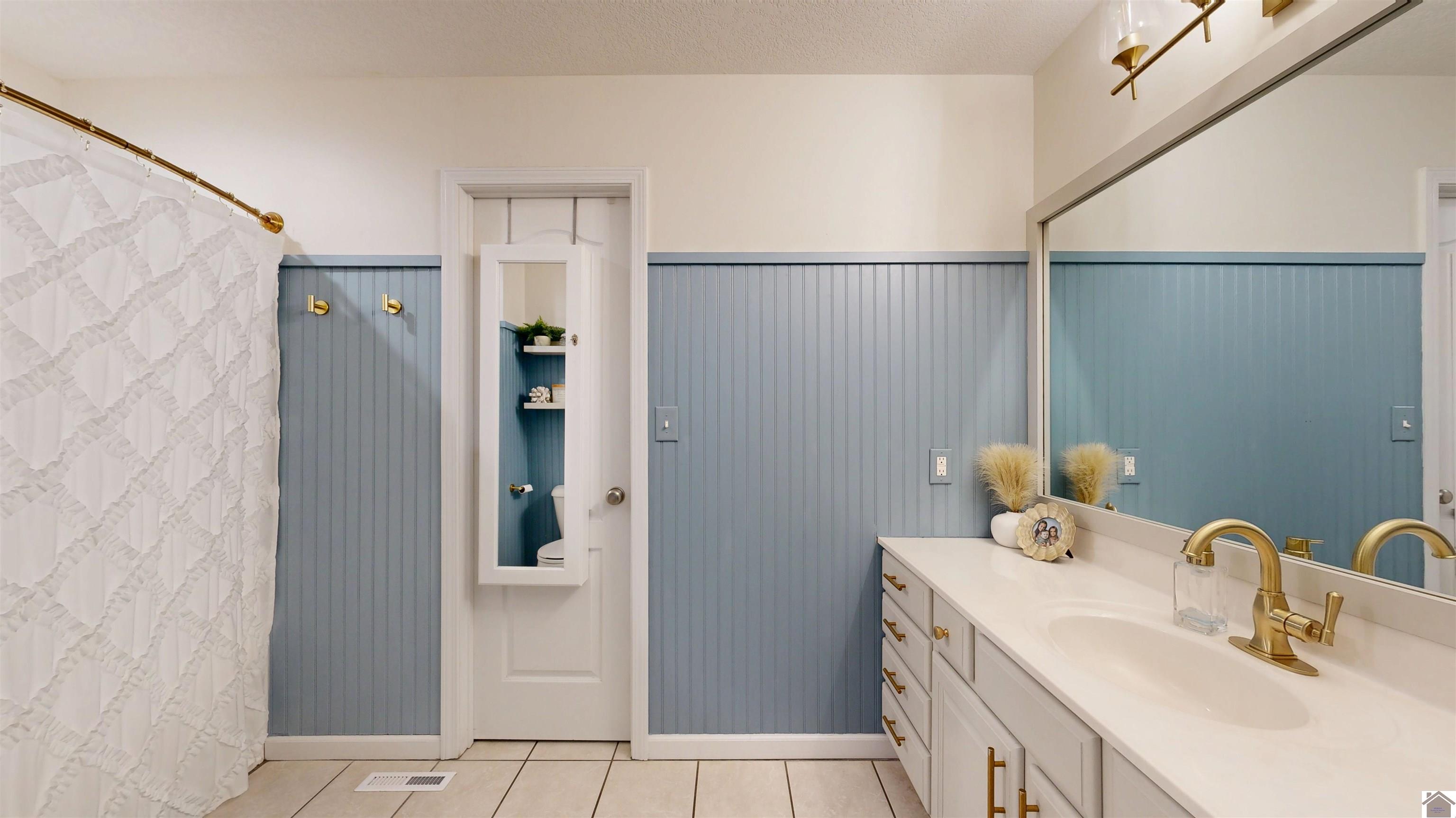 2445 Lovelaceville Florence Station Rd W.